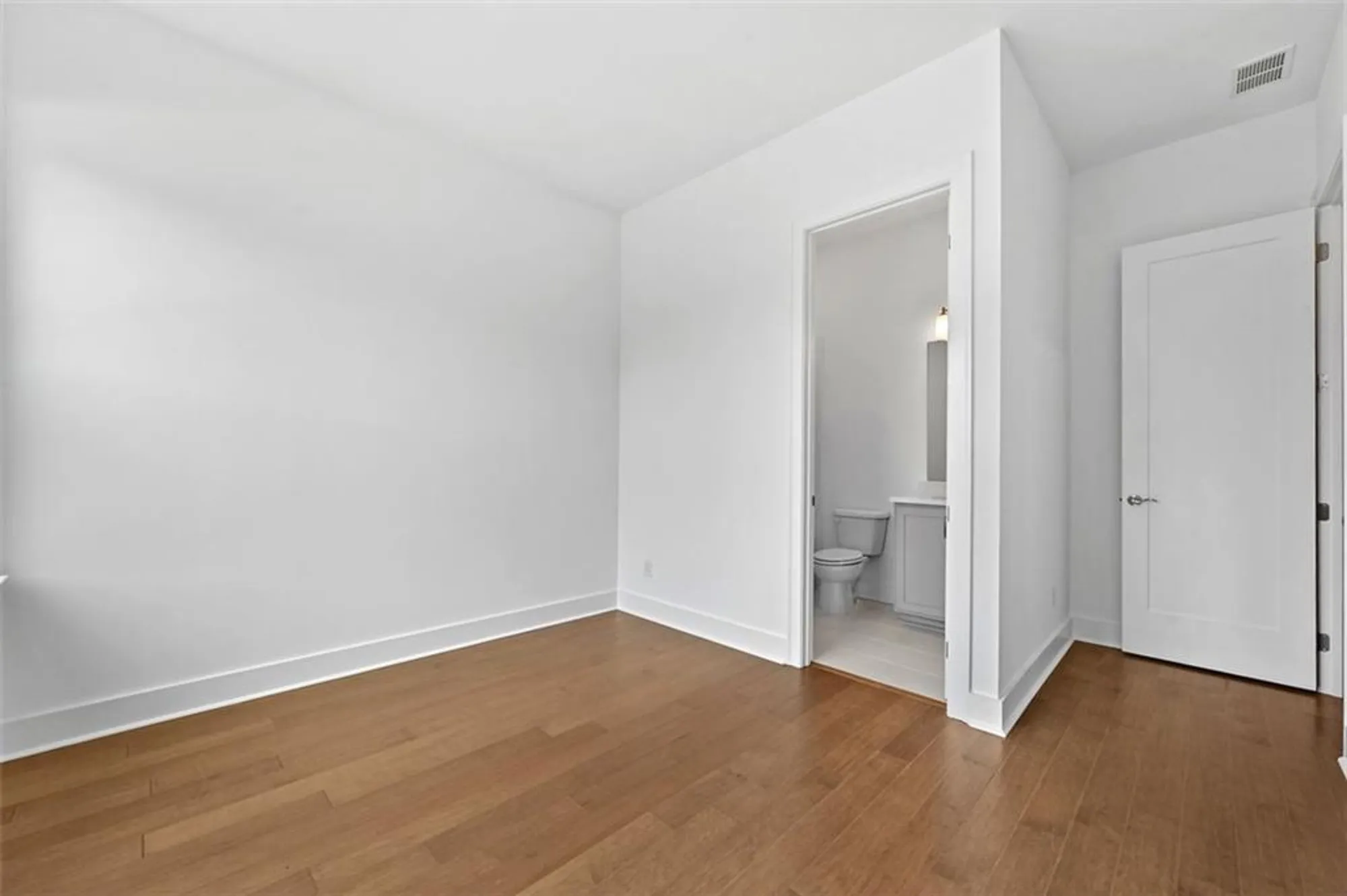 Property Slideshow image 5 of 36 | 7020 cottage grove dr, Flowery Branch, GA, 30542