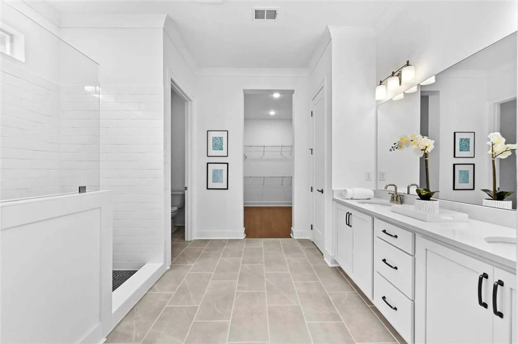 Property Slideshow image 16 of 36 | 7020 cottage grove dr, Flowery Branch, GA, 30542