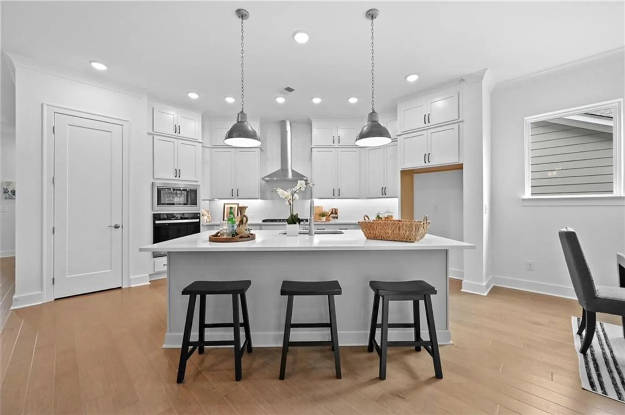 Property Slideshow image 22 of 36 | 7020 cottage grove dr, Flowery Branch, GA, 30542