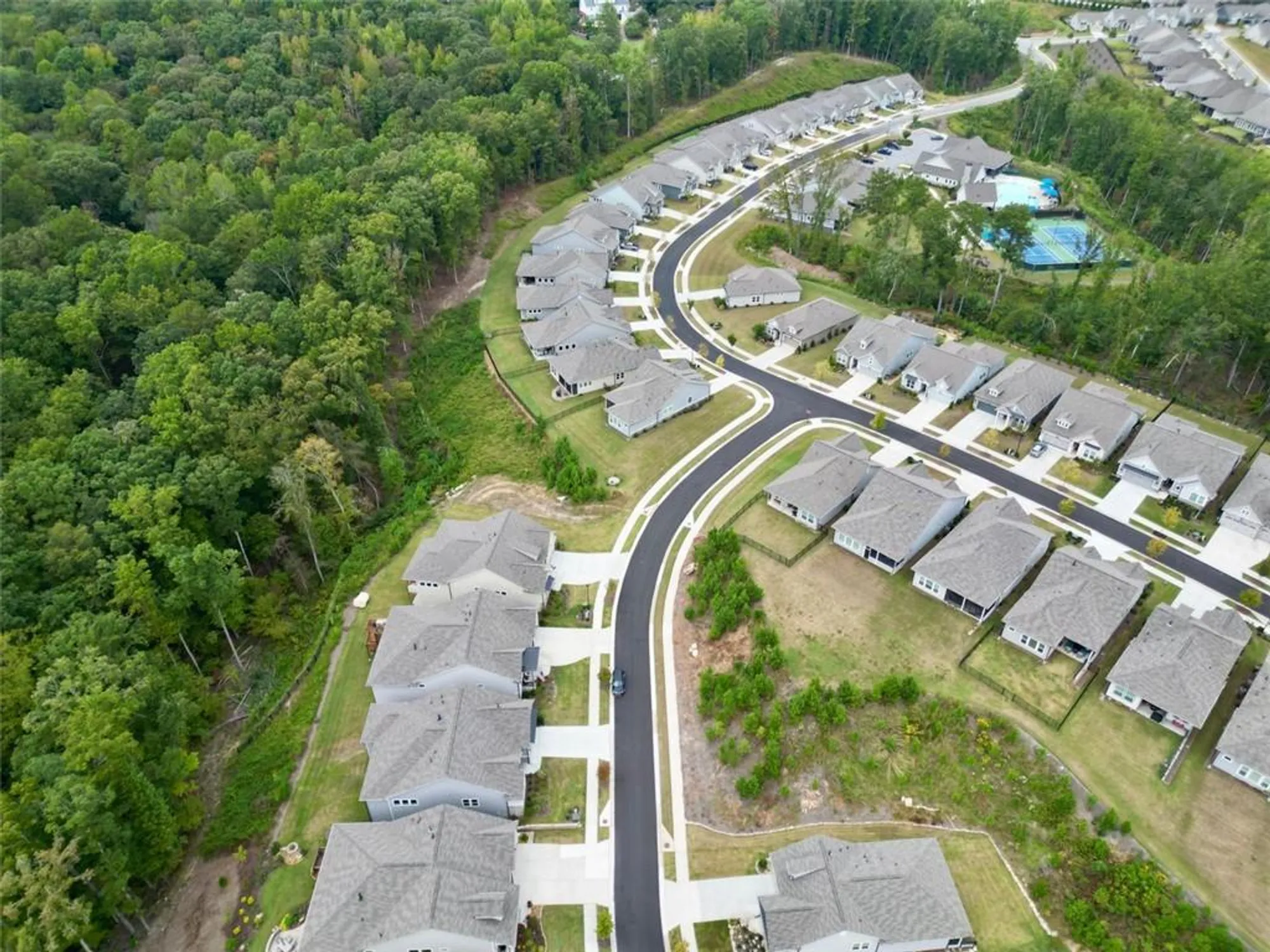 Property Slideshow image 33 of 36 | 7020 cottage grove dr, Flowery Branch, GA, 30542