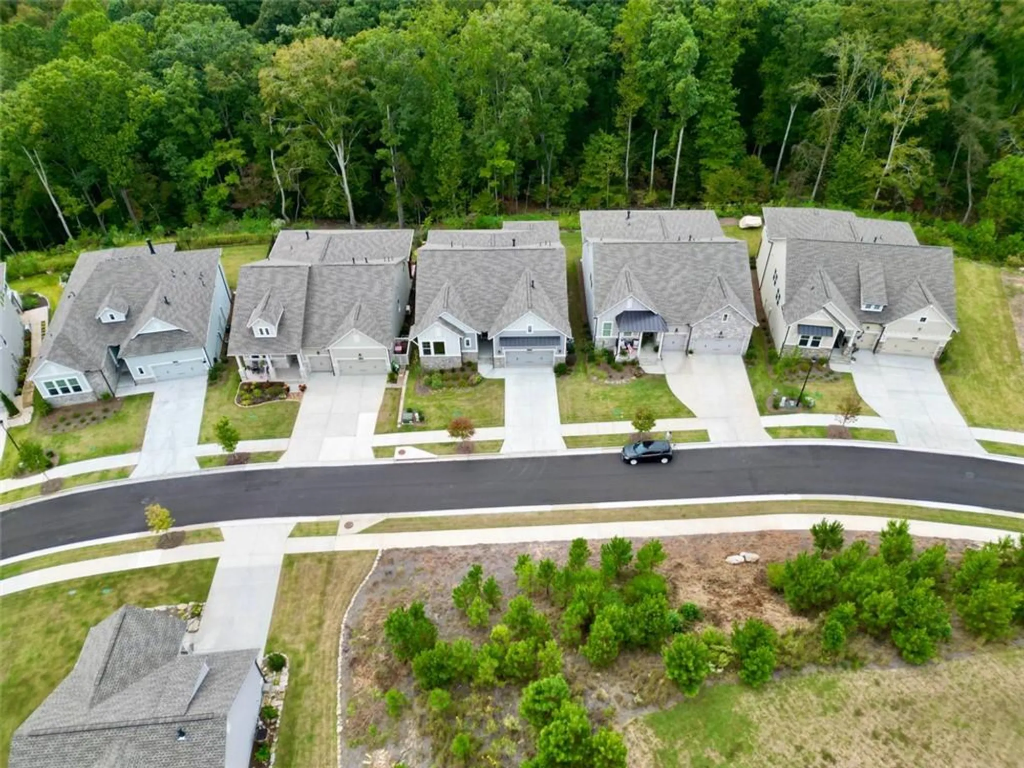 Property Slideshow image 32 of 36 | 7020 cottage grove dr, Flowery Branch, GA, 30542