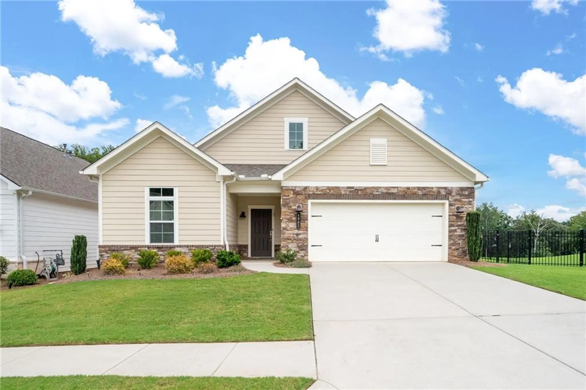 Property Slideshow image 2 of 48 | 4902 pleasantry way nw, Acworth, GA, 30101