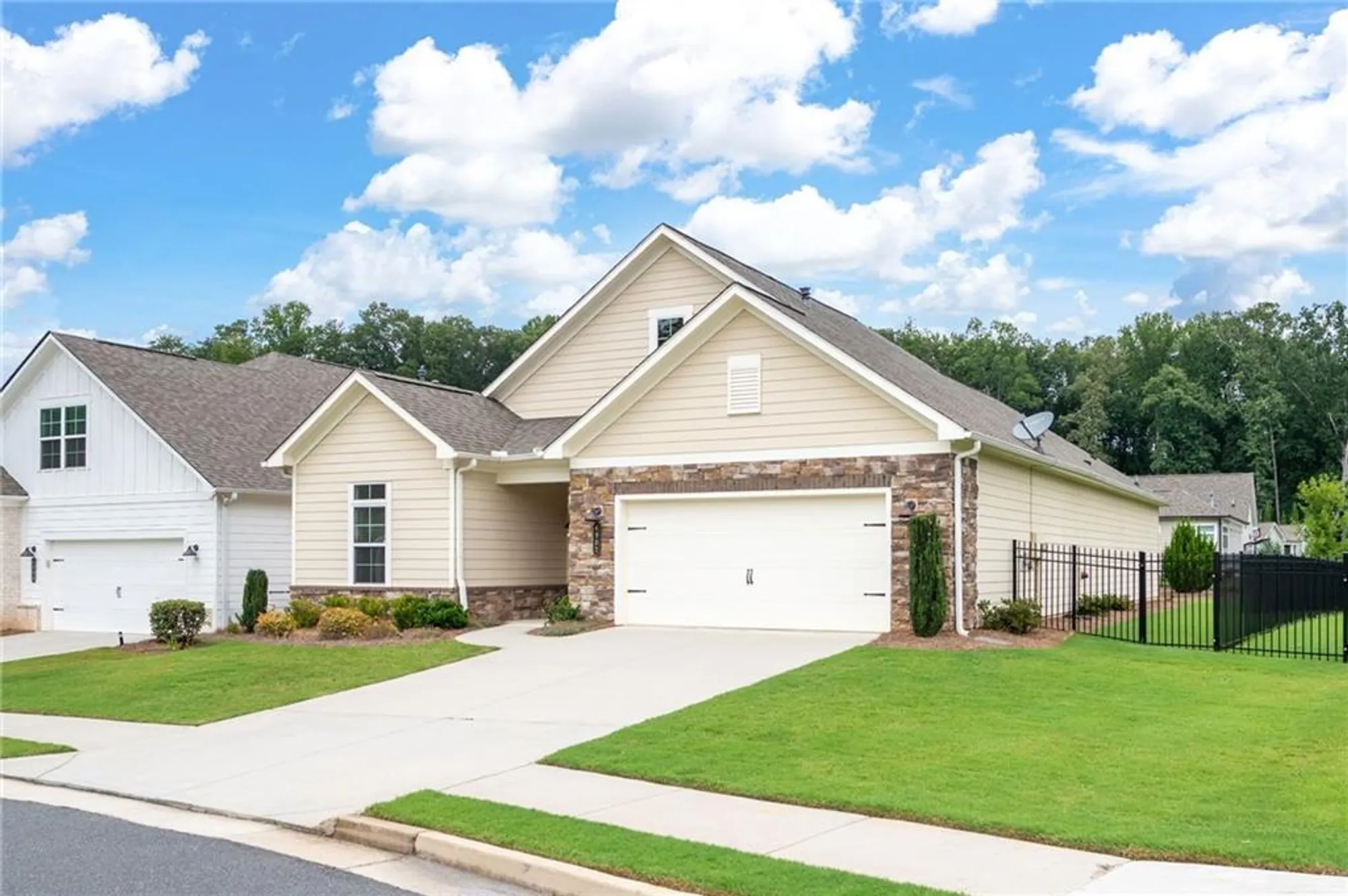 Property Slideshow image 3 of 48 | 4902 pleasantry way nw, Acworth, GA, 30101