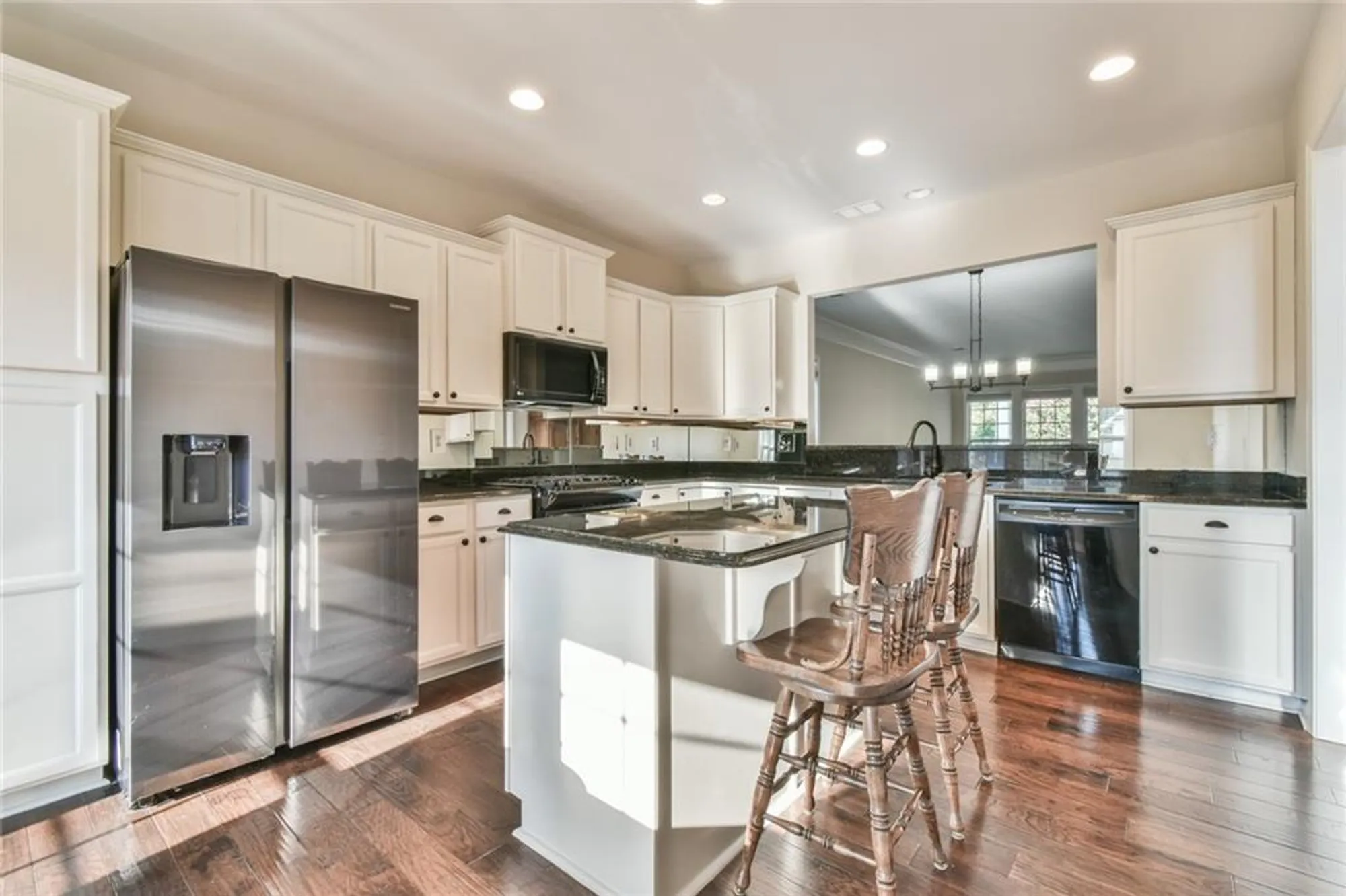 Property Slideshow image 4 of 29 | 6484 lantern rdg, Hoschton, GA, 30548