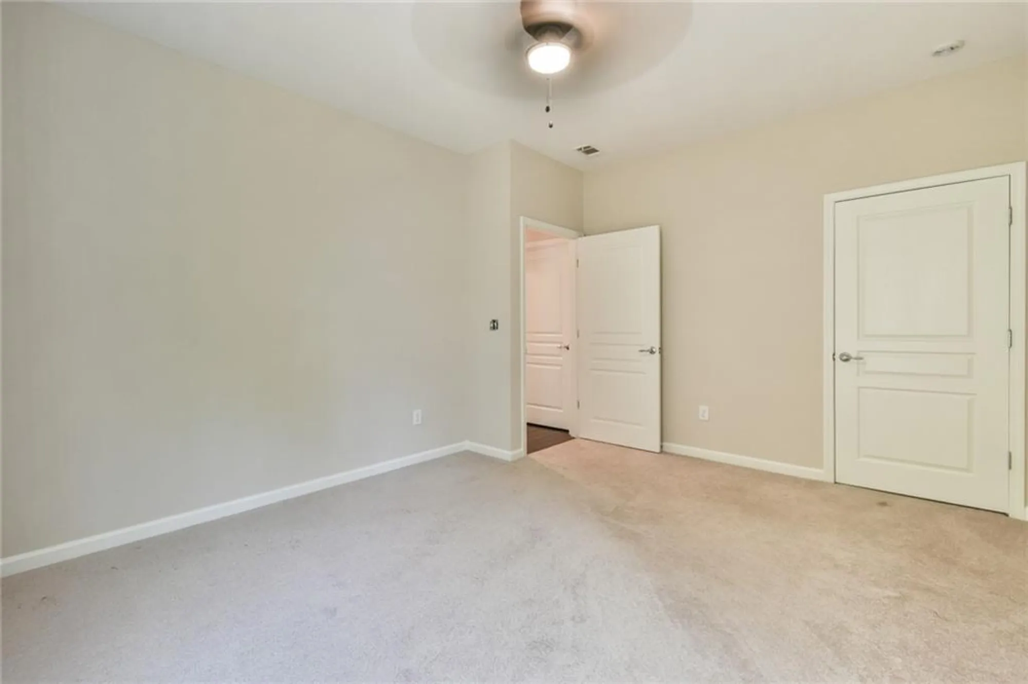 Property Slideshow image 15 of 29 | 6484 lantern rdg, Hoschton, GA, 30548