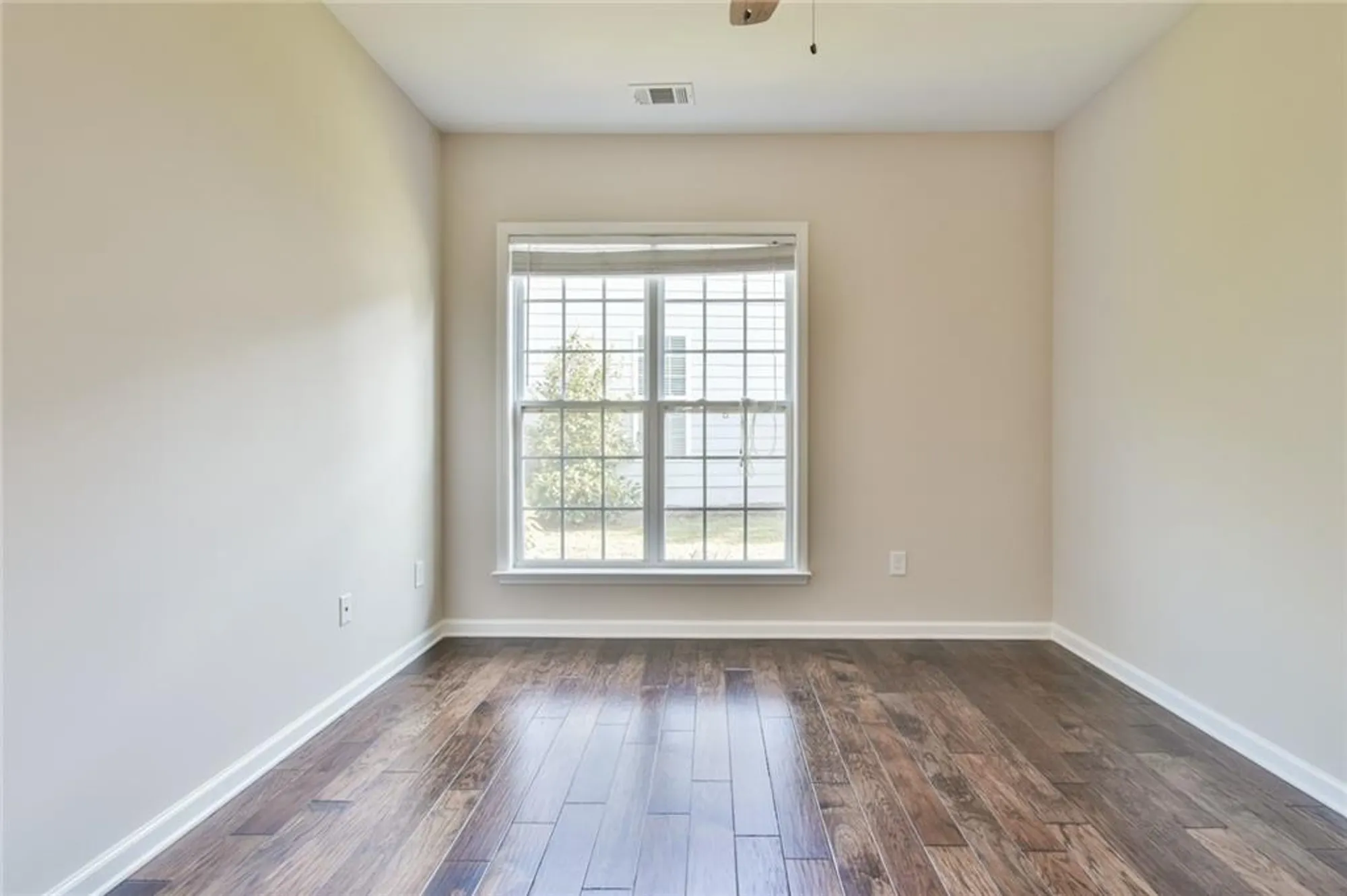 Property Slideshow image 16 of 29 | 6484 lantern rdg, Hoschton, GA, 30548