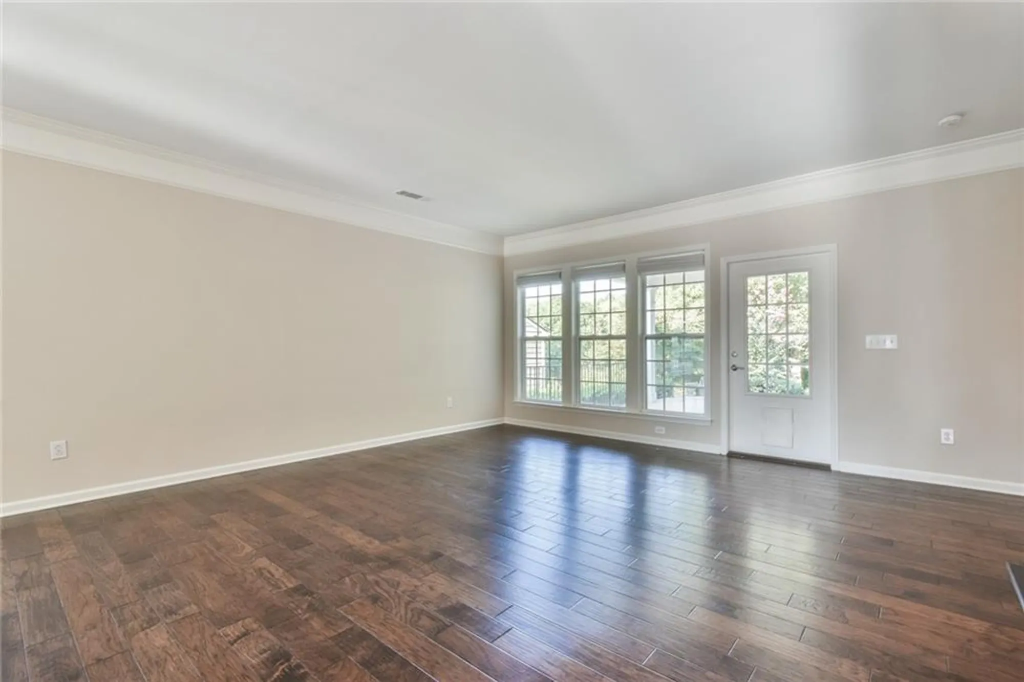 Property Slideshow image 13 of 29 | 6484 lantern rdg, Hoschton, GA, 30548