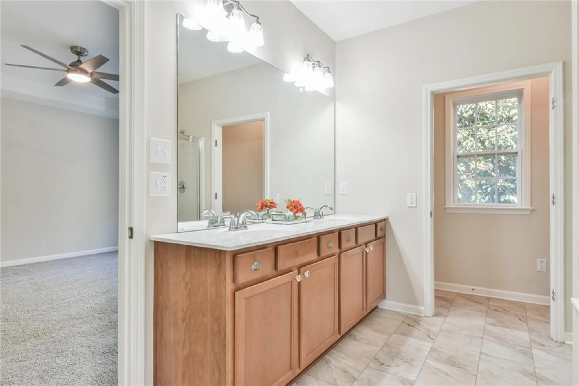 Property Slideshow image 24 of 29 | 6484 lantern rdg, Hoschton, GA, 30548