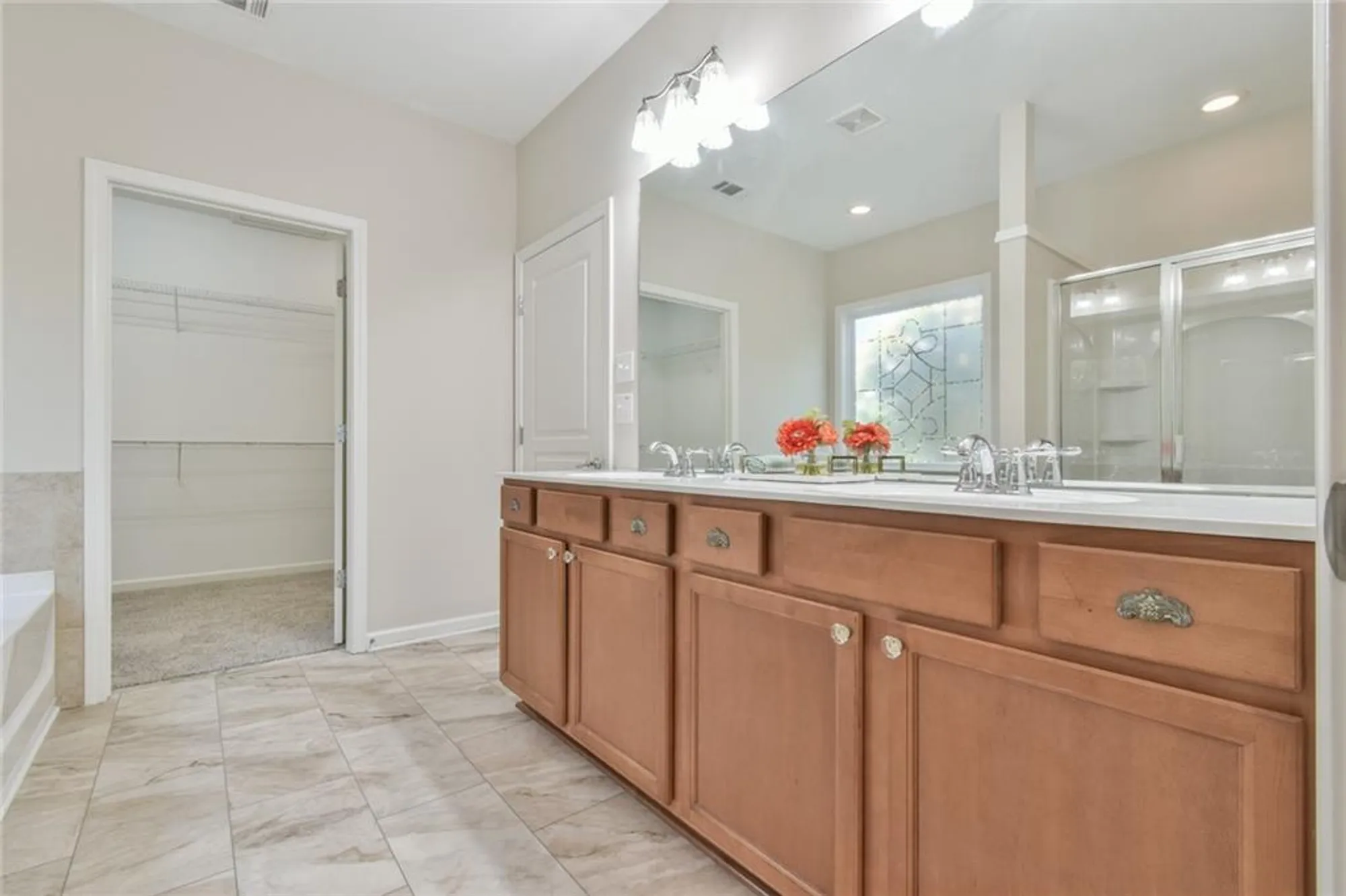 Property Slideshow image 25 of 29 | 6484 lantern rdg, Hoschton, GA, 30548