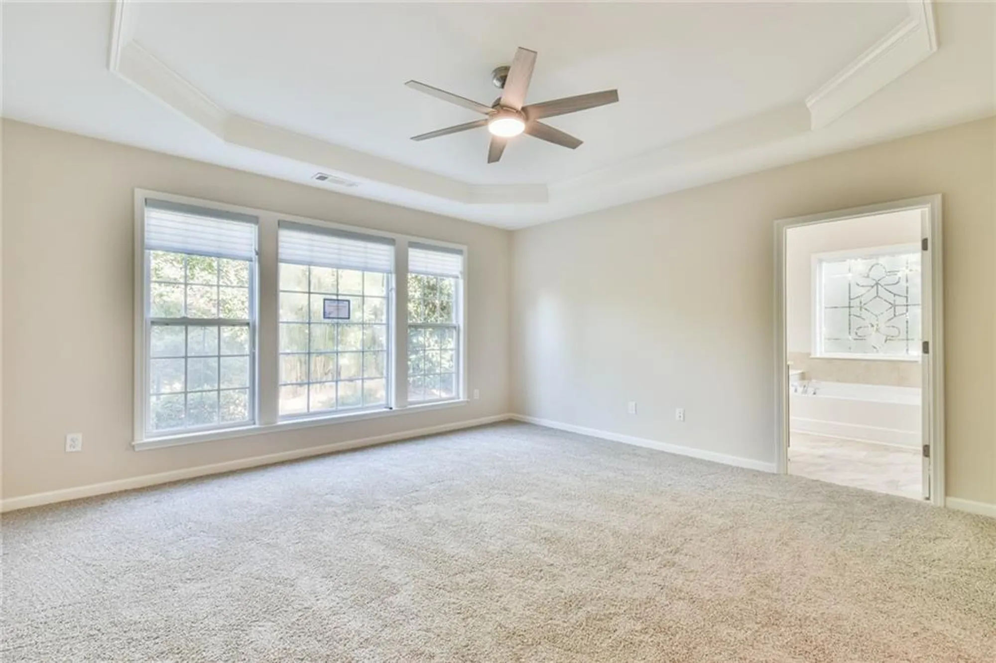 Property Slideshow image 19 of 29 | 6484 lantern rdg, Hoschton, GA, 30548