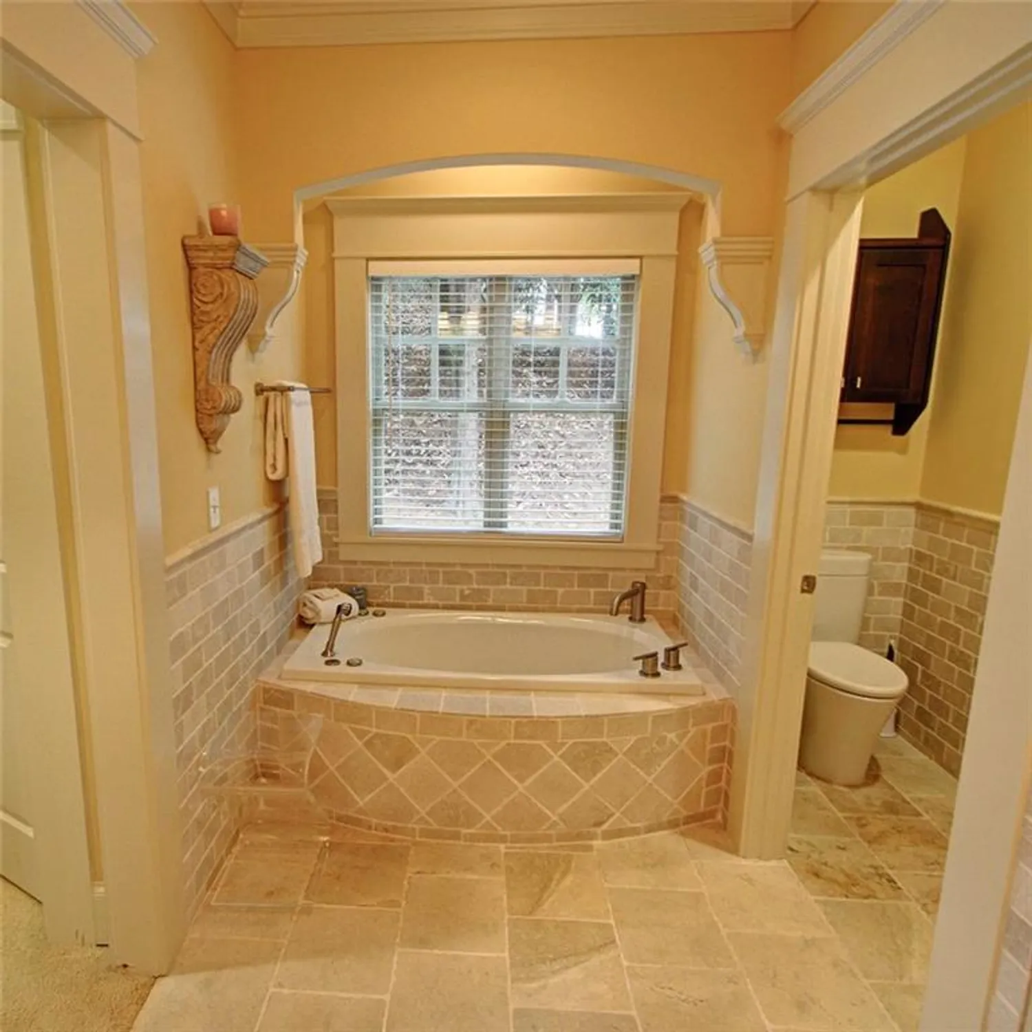 Property Slideshow image 22 of 72 | 2689 middlecreek way, Cumming, GA, 30041