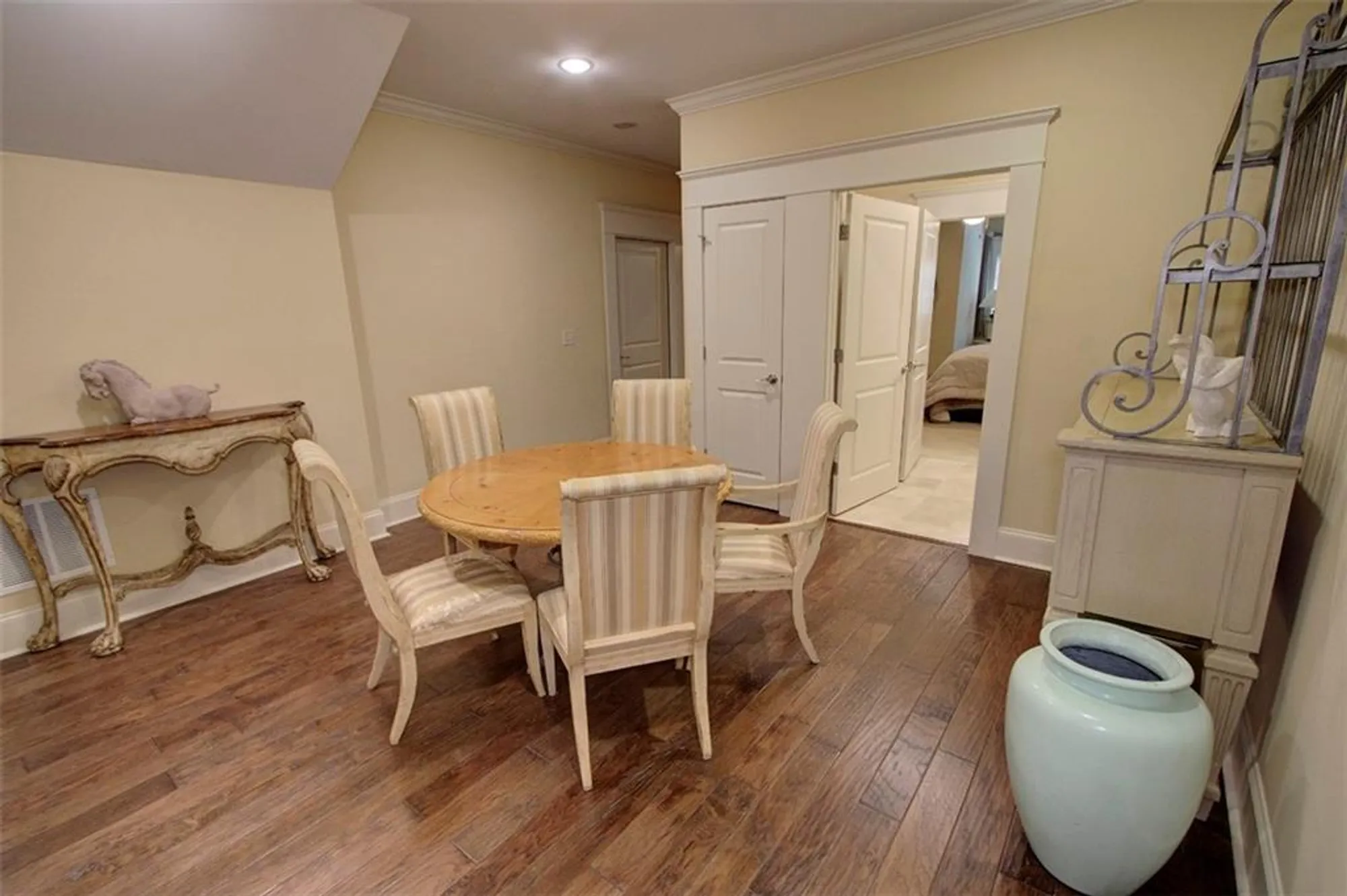 Property Slideshow image 39 of 72 | 2689 middlecreek way, Cumming, GA, 30041