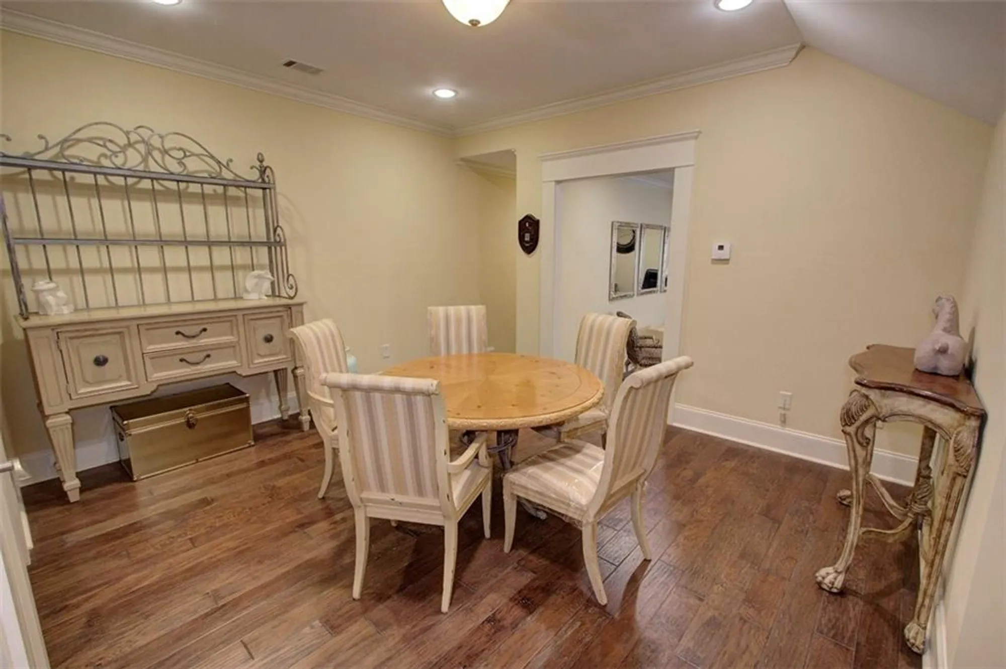 Property Slideshow image 40 of 72 | 2689 middlecreek way, Cumming, GA, 30041