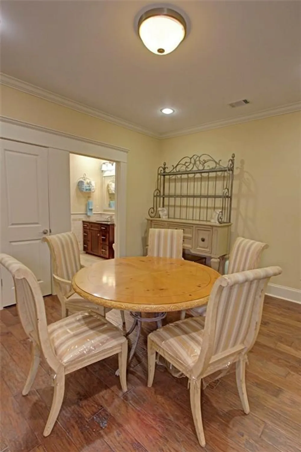 Property Slideshow image 41 of 72 | 2689 middlecreek way, Cumming, GA, 30041