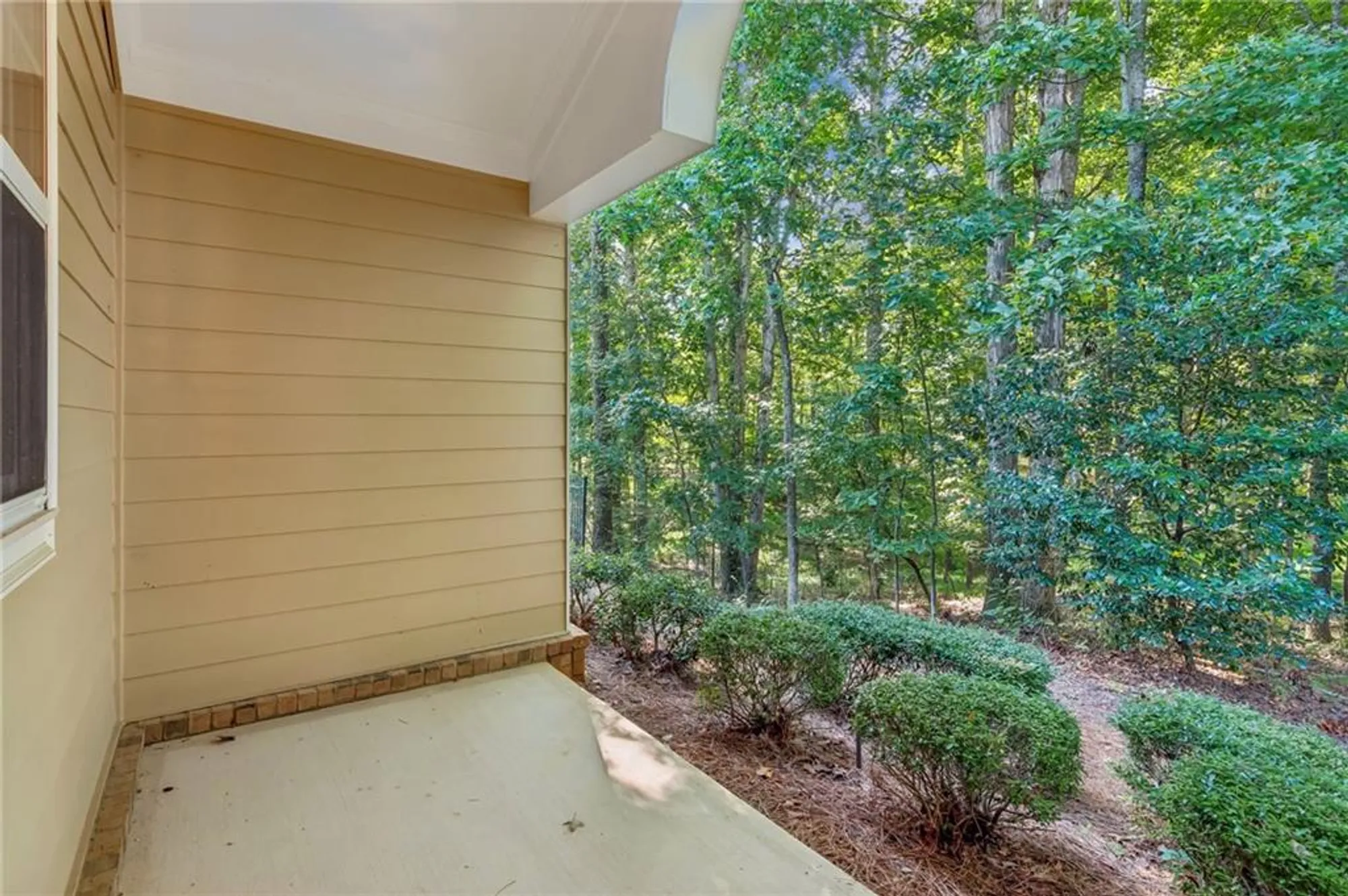 Property Slideshow image 27 of 31 | 2593 grapevine cir # 301, Cumming, GA, 30041