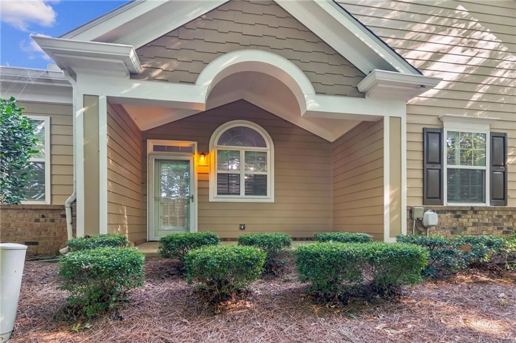 Property Slideshow image 28 of 31 | 2593 grapevine cir # 301, Cumming, GA, 30041