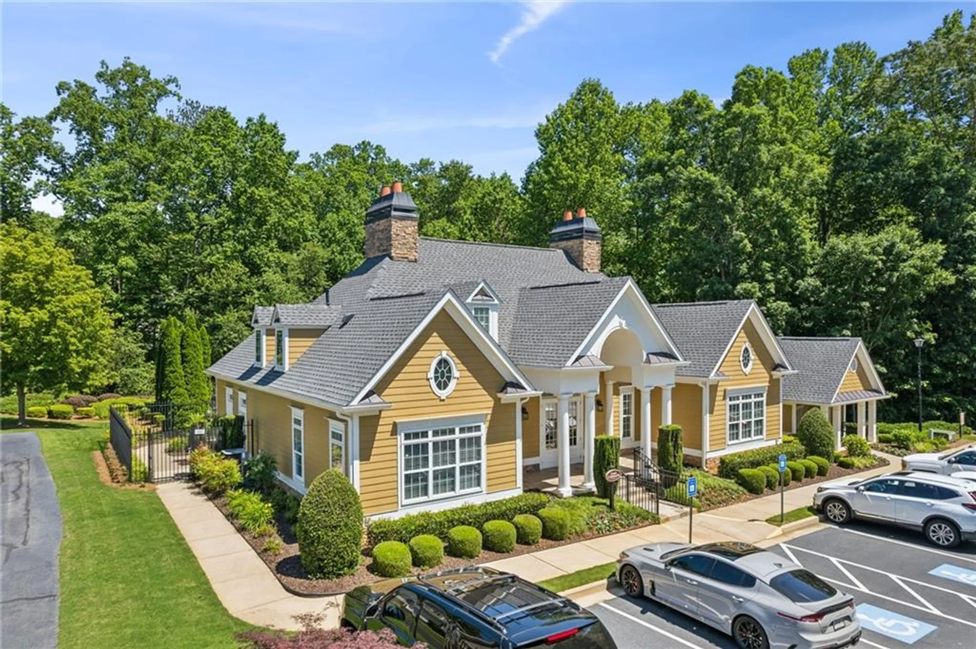Property Slideshow image 29 of 31 | 2593 grapevine cir # 301, Cumming, GA, 30041