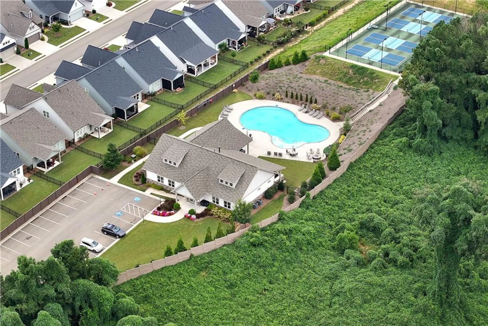 Property Slideshow image 44 of 57 | 269 grand cir, Jasper, GA, 30143