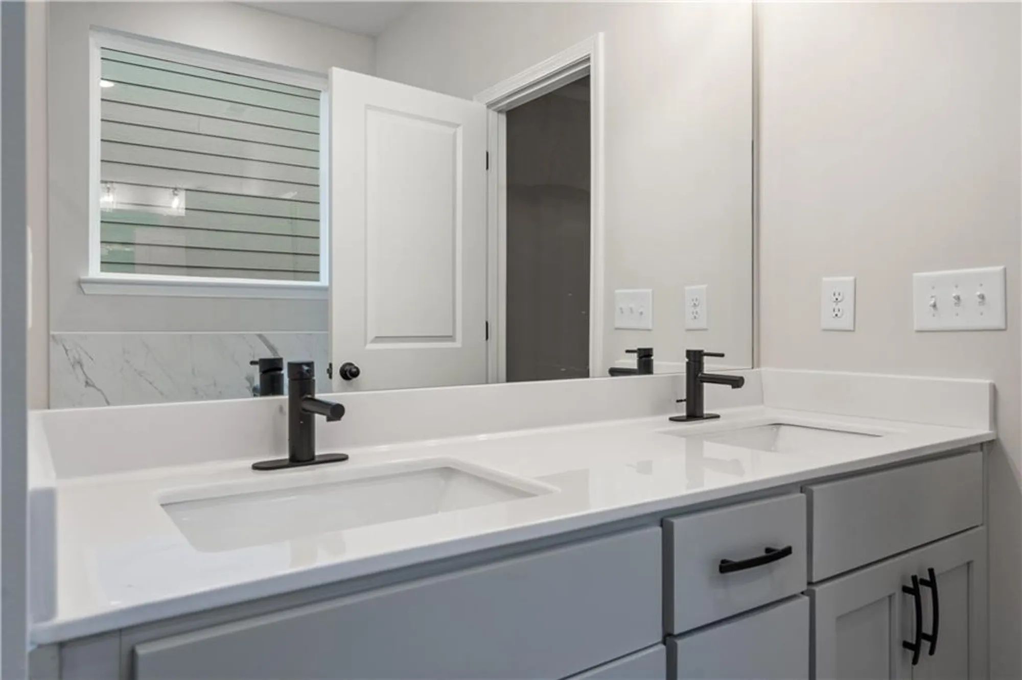 Property Slideshow image 31 of 35 | 3564 arrow root cir, Loganville, GA, 30052