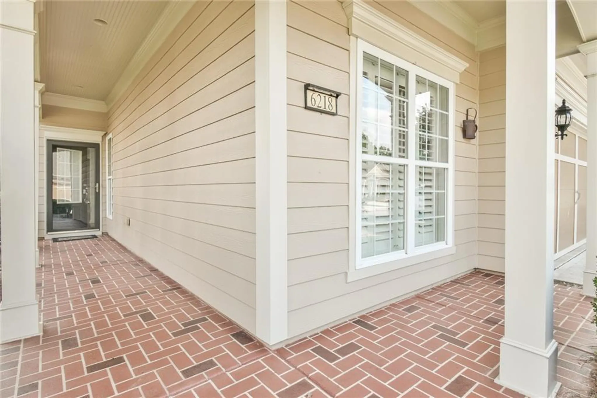 Property Slideshow image 3 of 38 | 6218 longleaf dr, Hoschton, GA, 30548