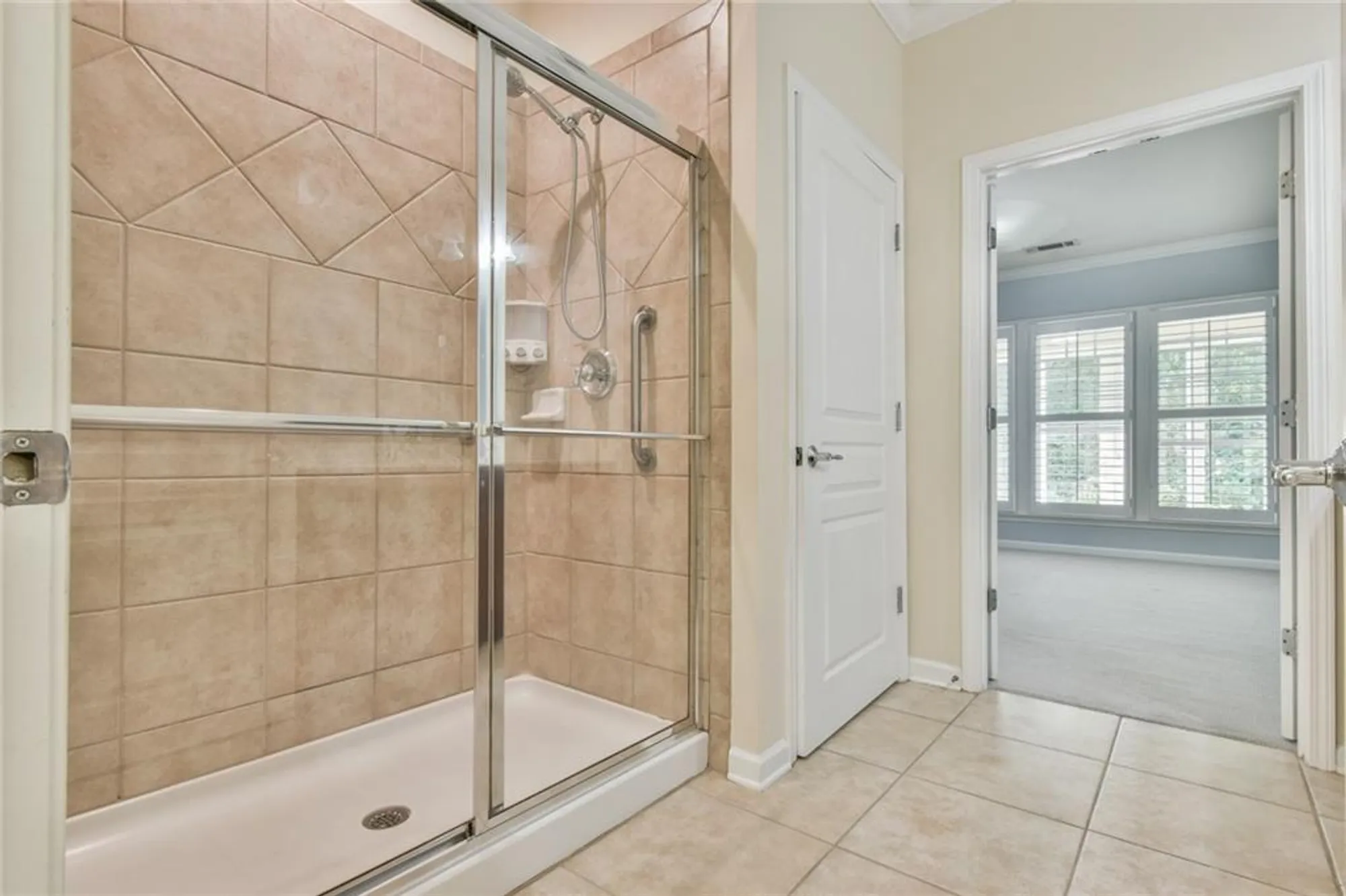 Property Slideshow image 18 of 38 | 6218 longleaf dr, Hoschton, GA, 30548