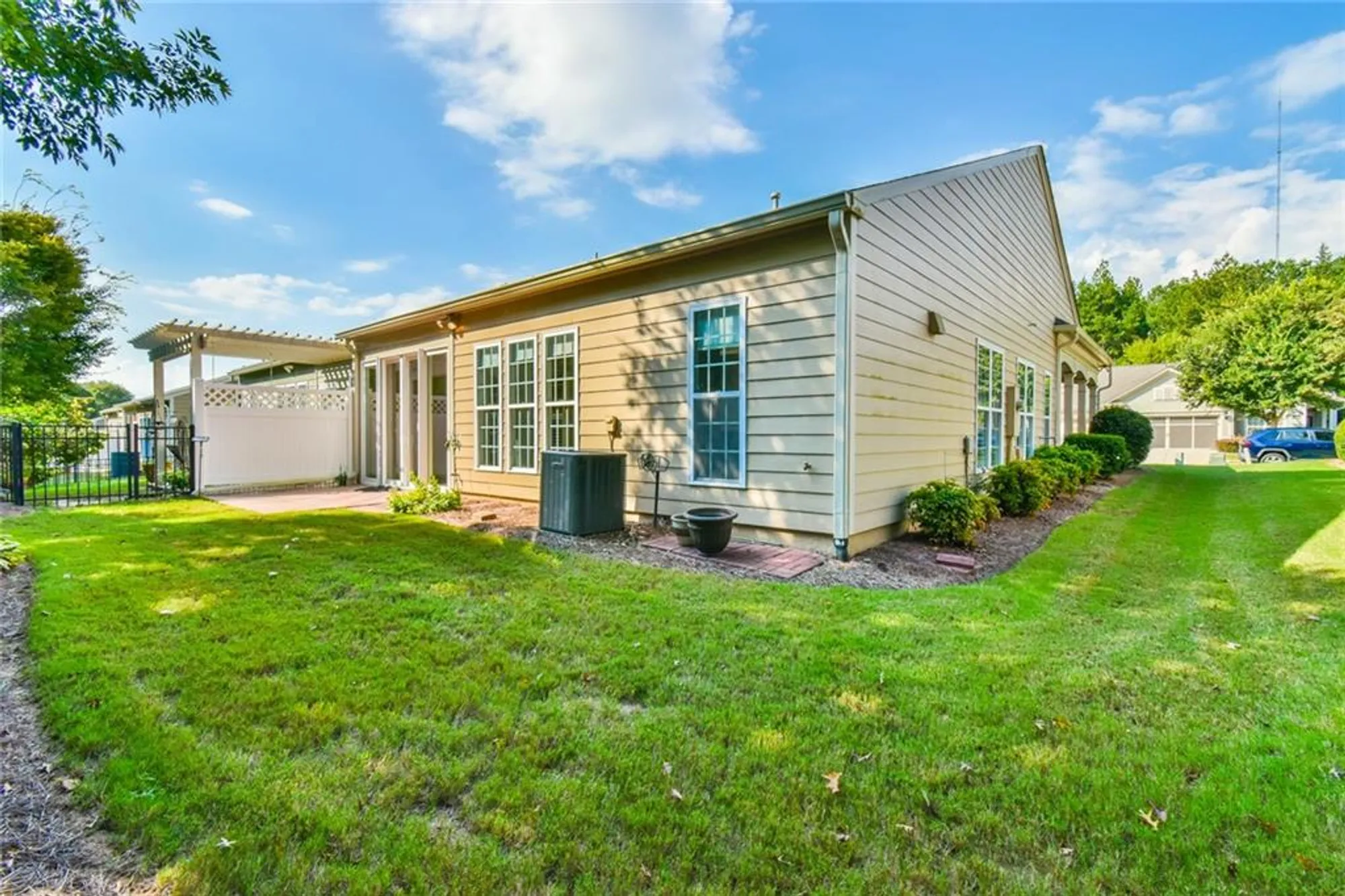 Property Slideshow image 30 of 38 | 6218 longleaf dr, Hoschton, GA, 30548