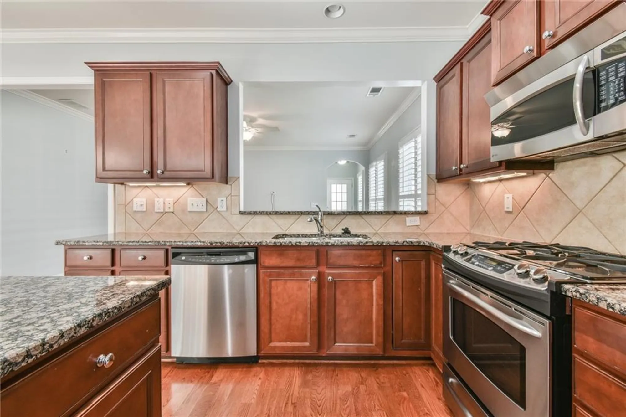 Property Slideshow image 27 of 38 | 6218 longleaf dr, Hoschton, GA, 30548