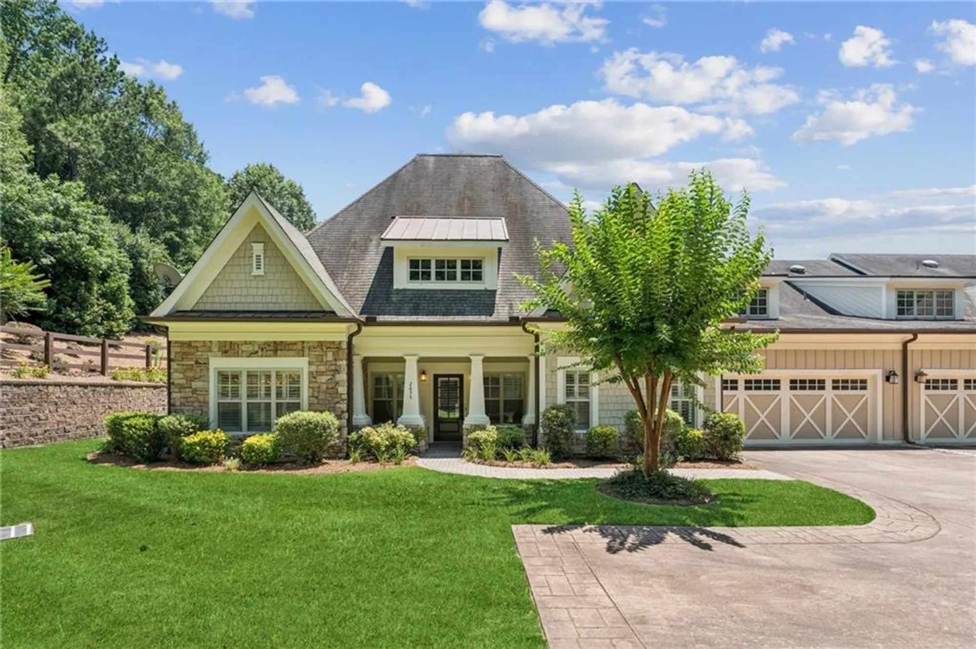 Property Slideshow image 2 of 52 | 2855 middlecreek way # 2855, Cumming, GA, 30041