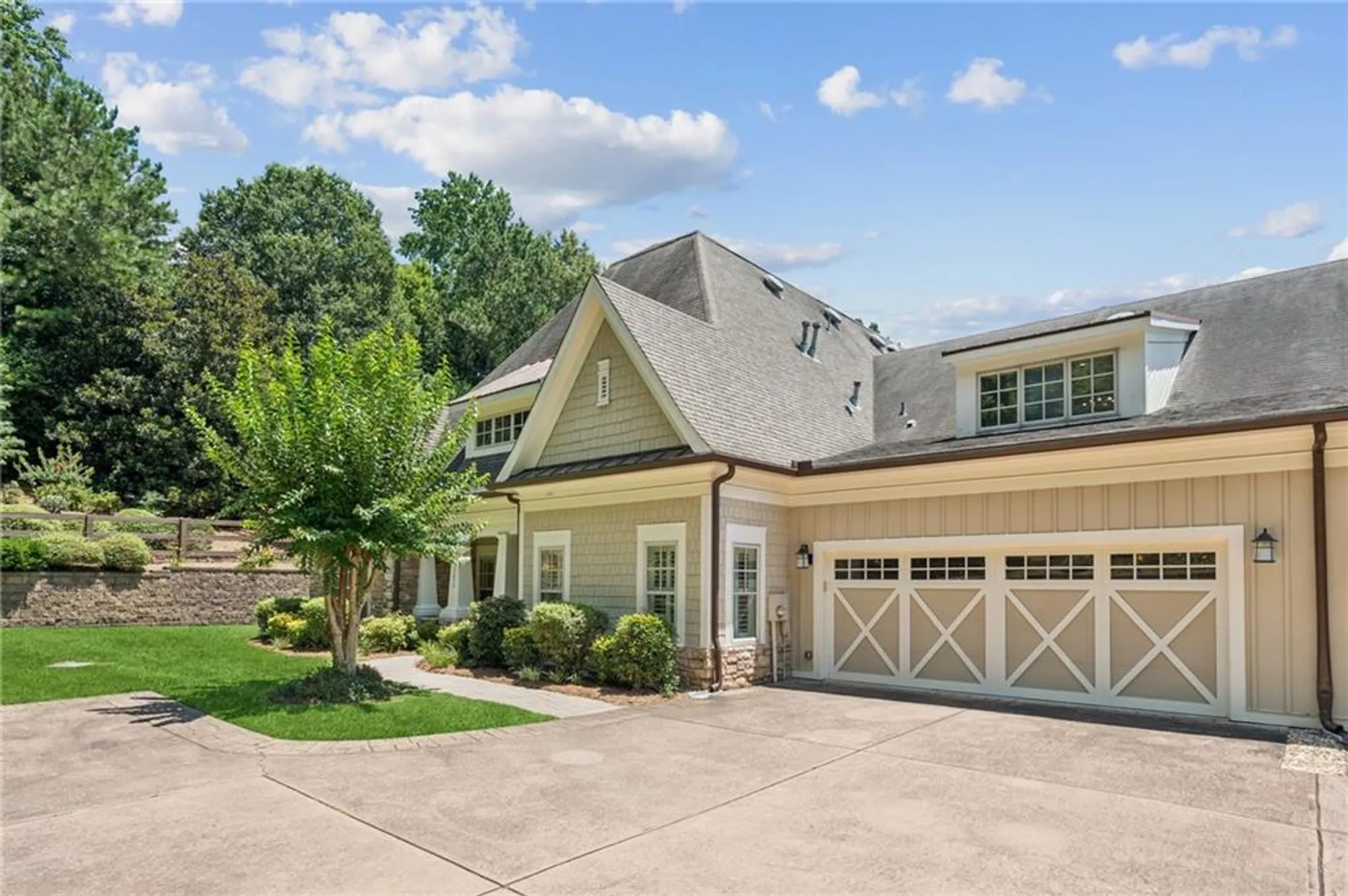 Property Slideshow image 4 of 52 | 2855 middlecreek way # 2855, Cumming, GA, 30041