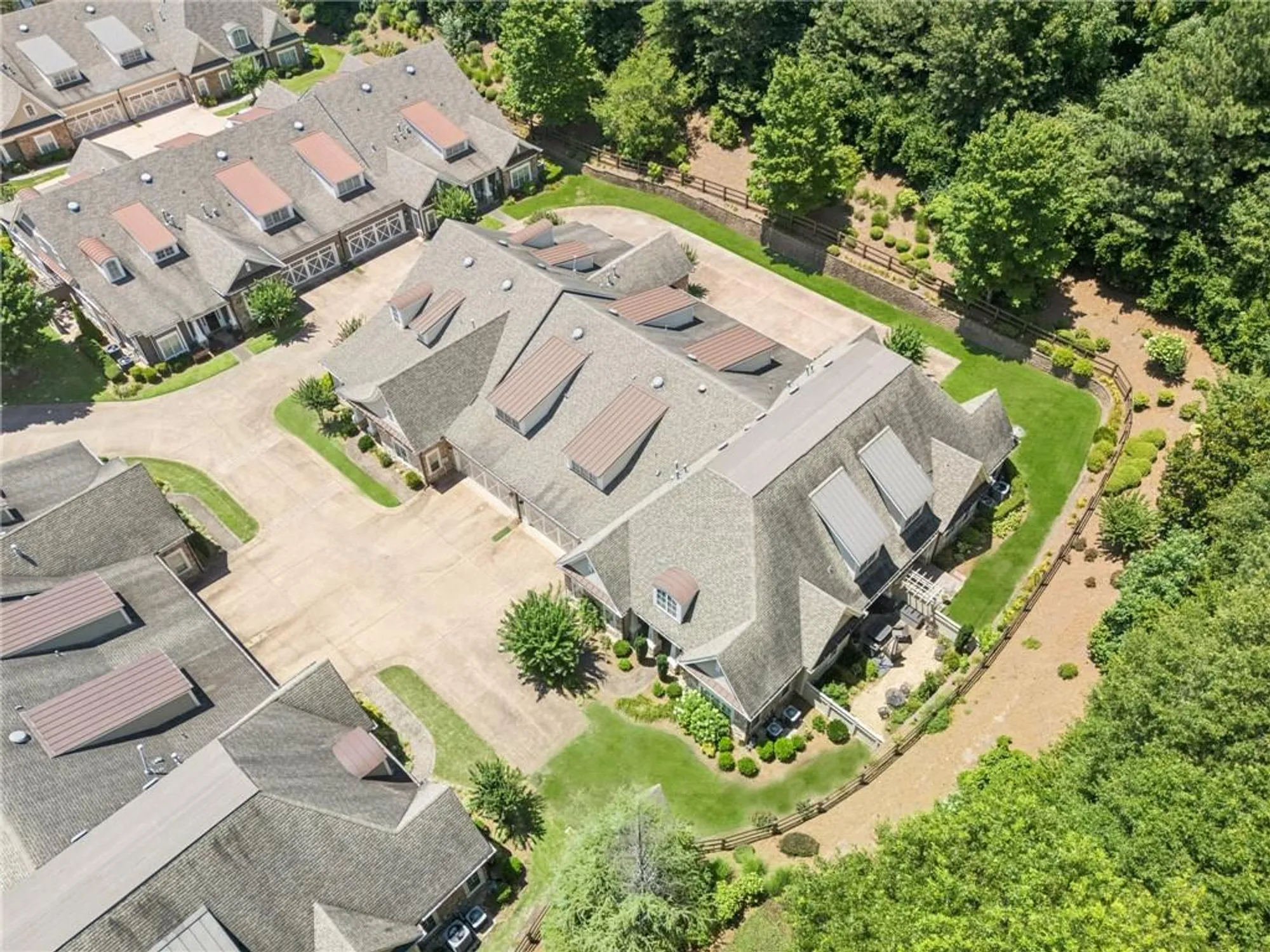 Property Slideshow image 7 of 52 | 2855 middlecreek way # 2855, Cumming, GA, 30041