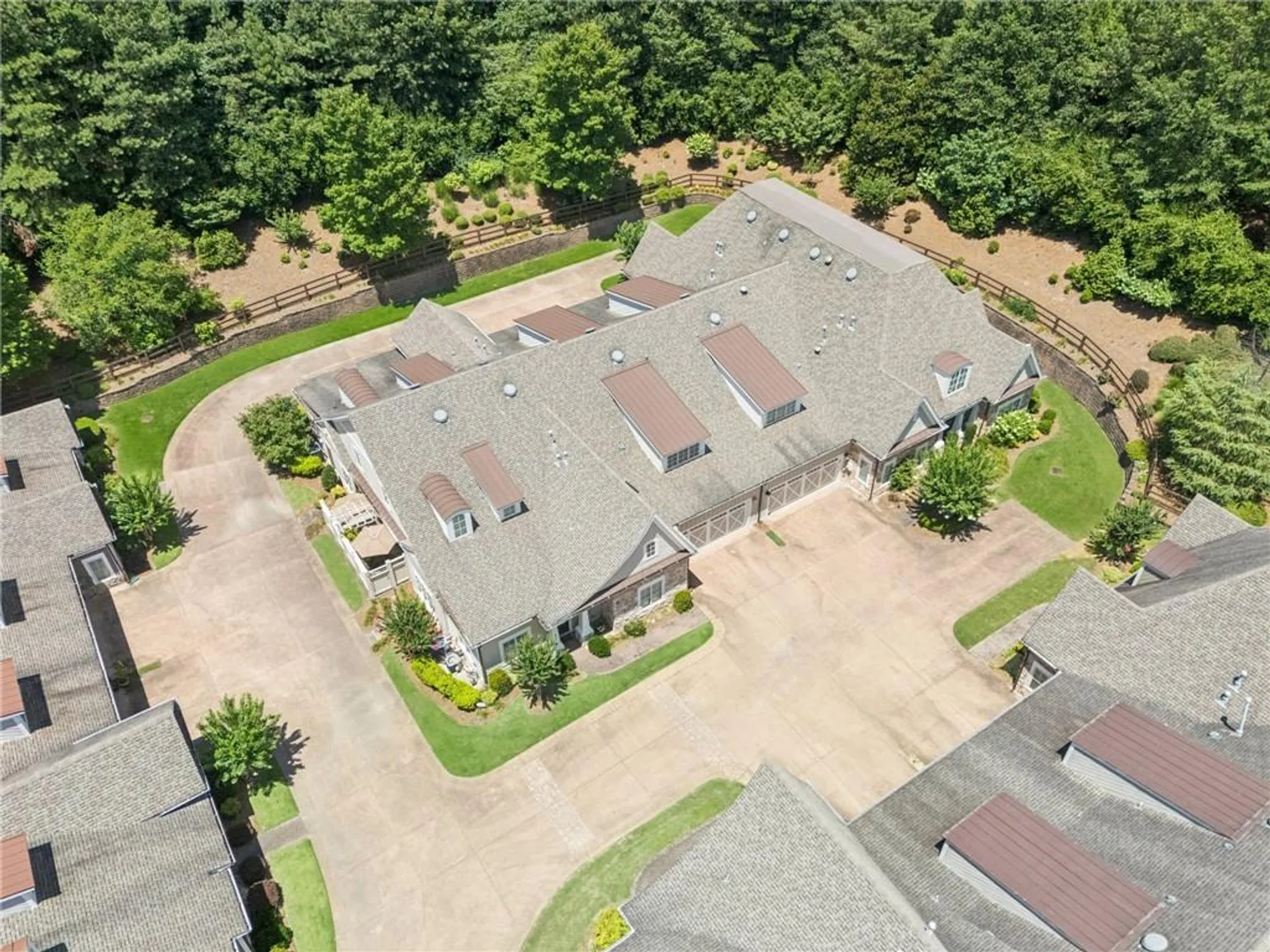 Property Slideshow image 8 of 52 | 2855 middlecreek way # 2855, Cumming, GA, 30041