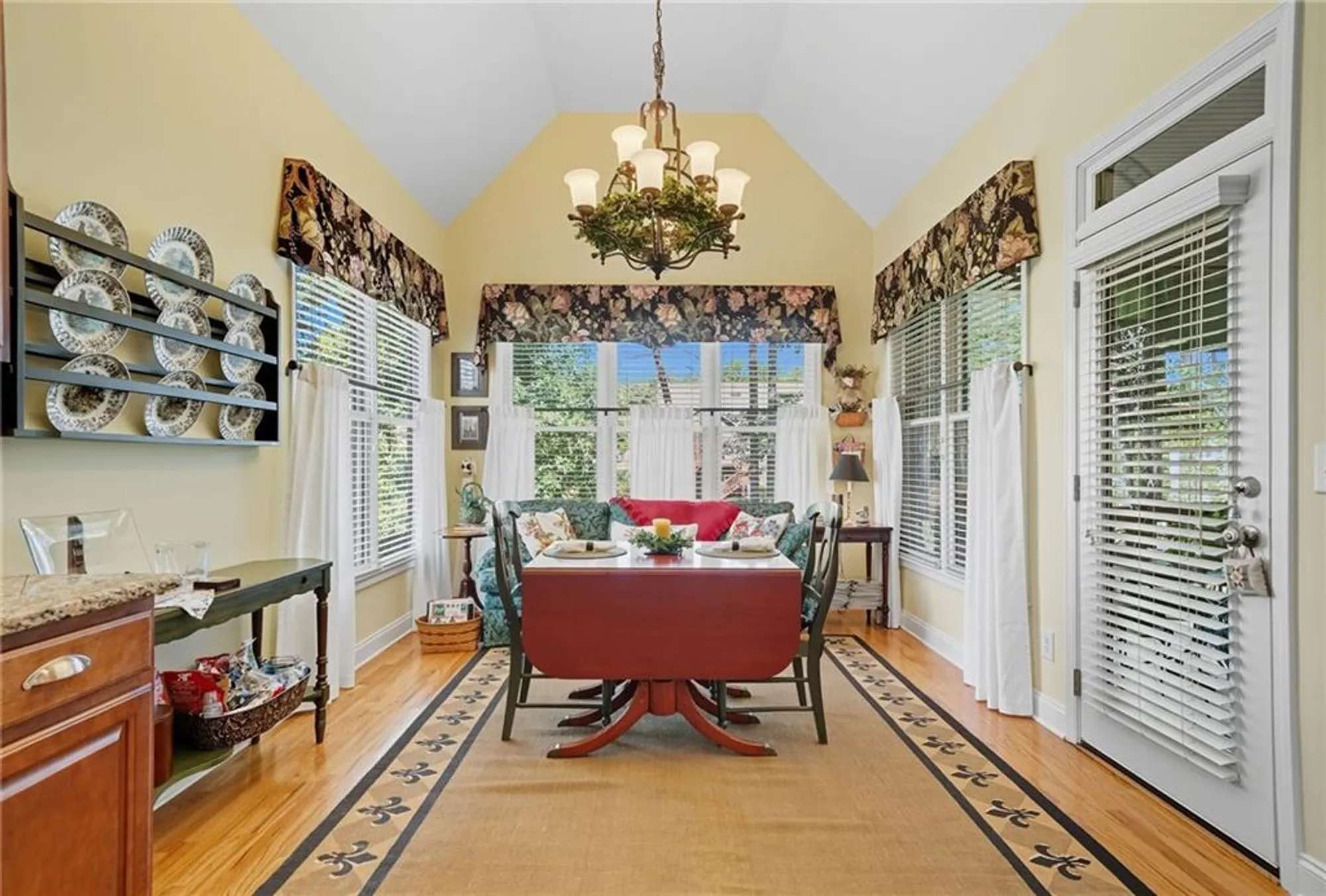 Property Slideshow image 17 of 66 | 206 talga gln, Waleska, GA, 30183