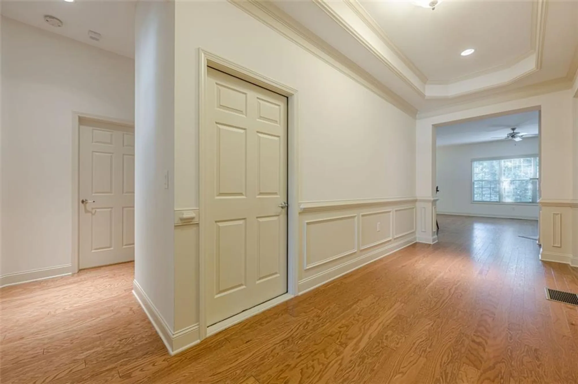 Property Slideshow image 8 of 69 | 1175 creek vista dr, Cumming, GA, 30041