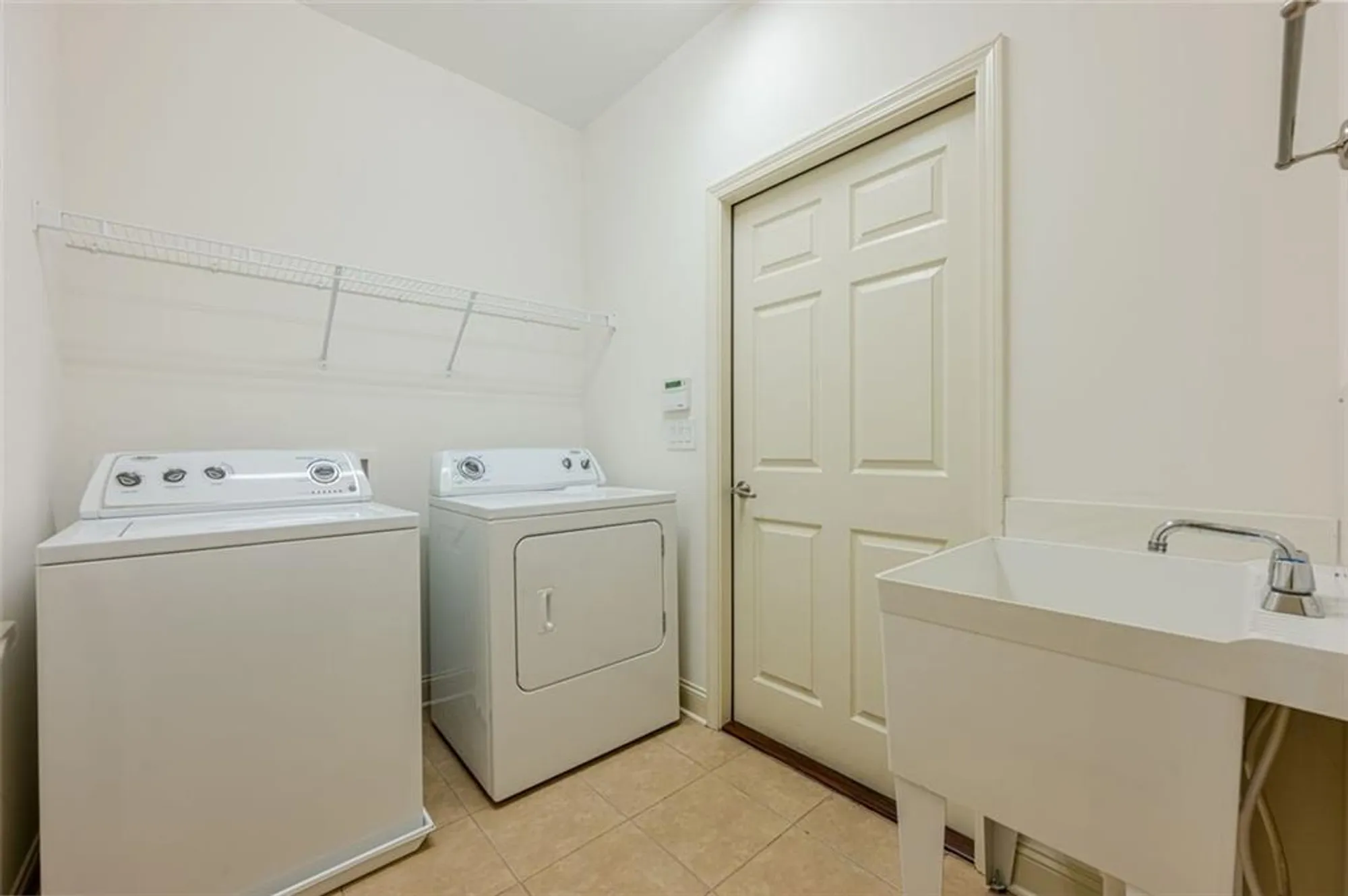 Property Slideshow image 7 of 69 | 1175 creek vista dr, Cumming, GA, 30041