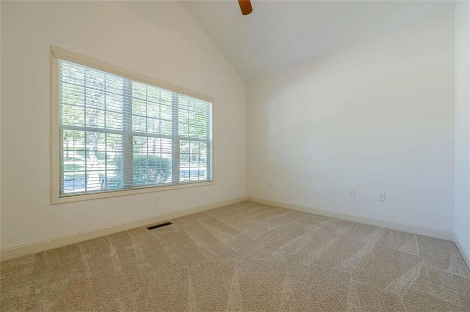 Property Slideshow image 10 of 69 | 1175 creek vista dr, Cumming, GA, 30041