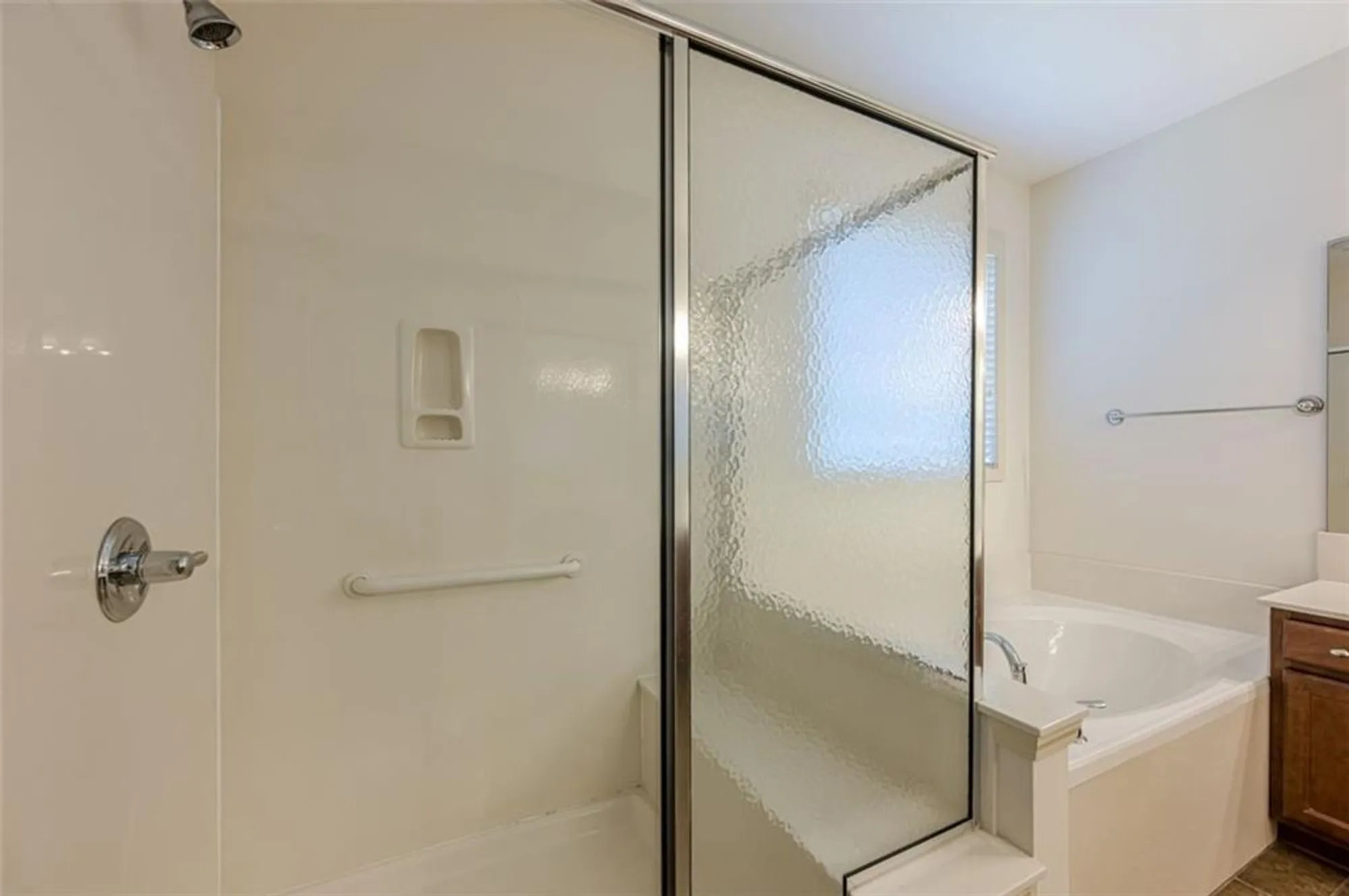 Property Slideshow image 26 of 69 | 1175 creek vista dr, Cumming, GA, 30041