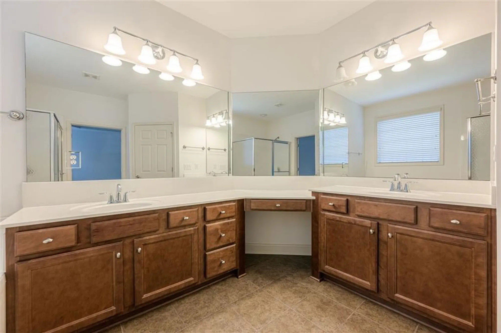 Property Slideshow image 24 of 69 | 1175 creek vista dr, Cumming, GA, 30041