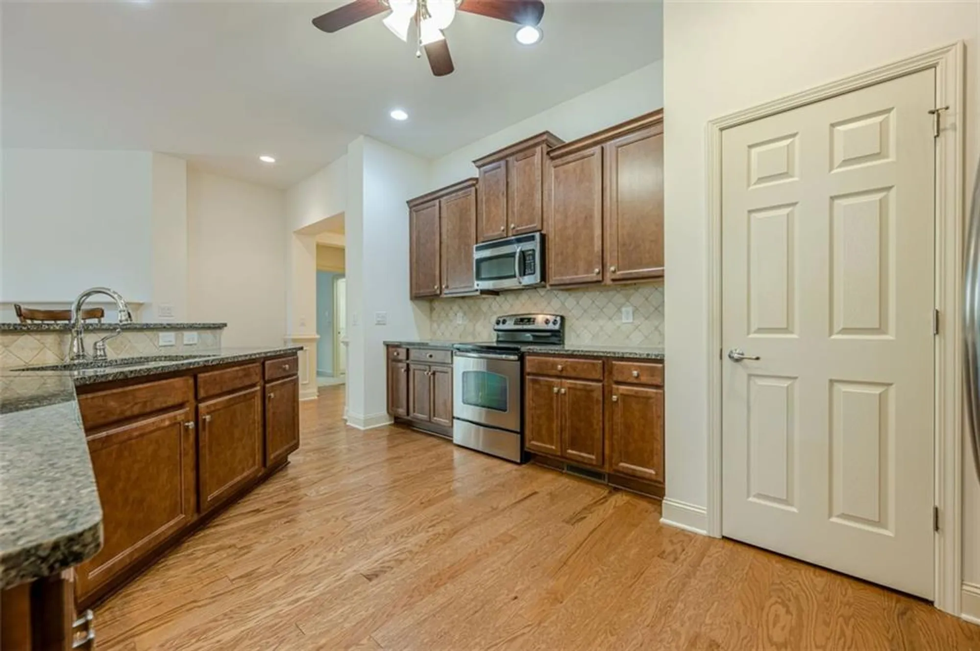 Property Slideshow image 32 of 69 | 1175 creek vista dr, Cumming, GA, 30041