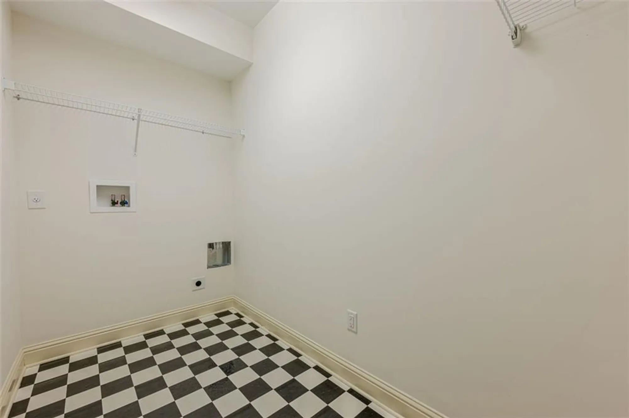 Property Slideshow image 63 of 69 | 1175 creek vista dr, Cumming, GA, 30041