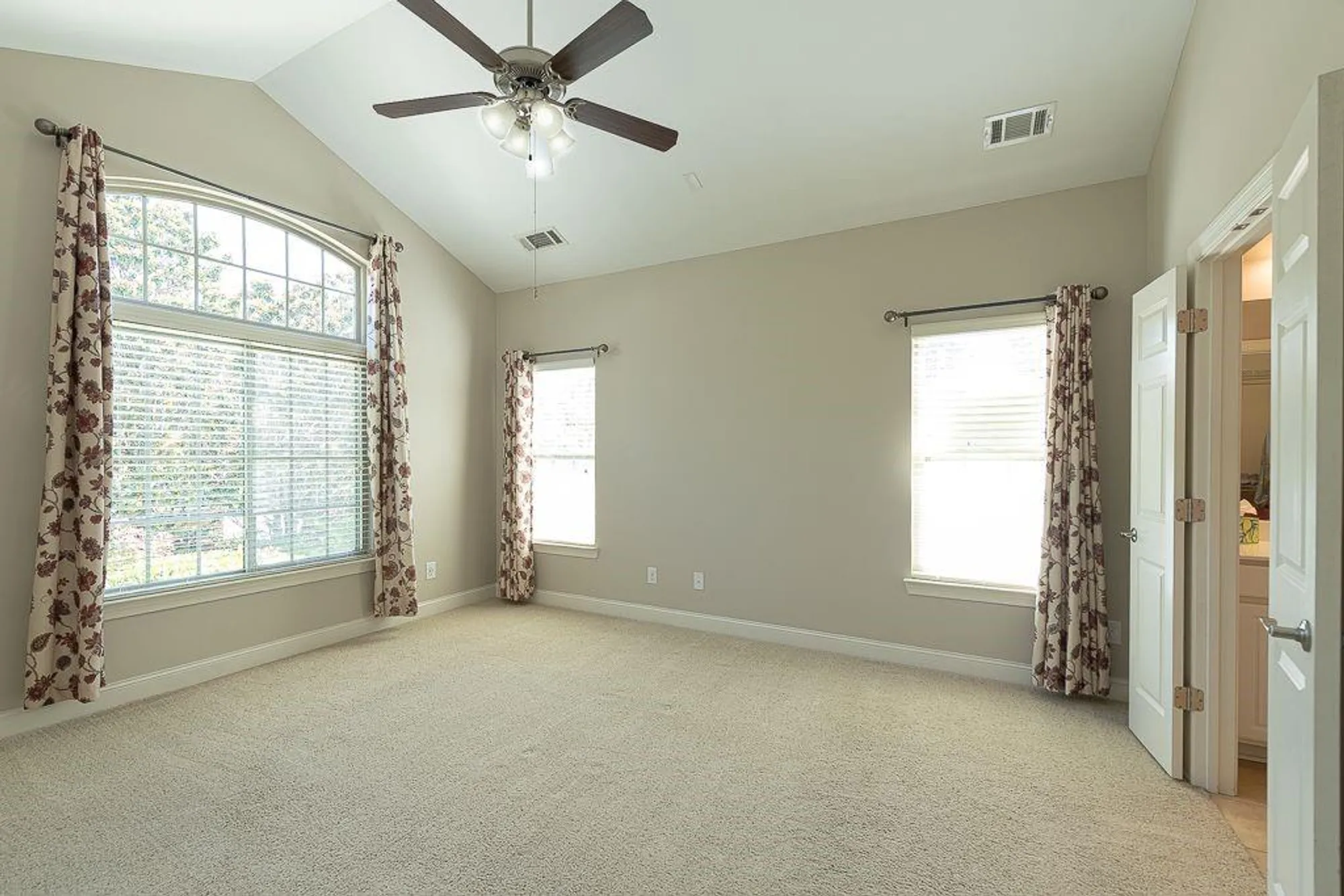 Property Slideshow image 15 of 35 | 4140 lanier ridge walk # 104, Cumming, GA, 30041