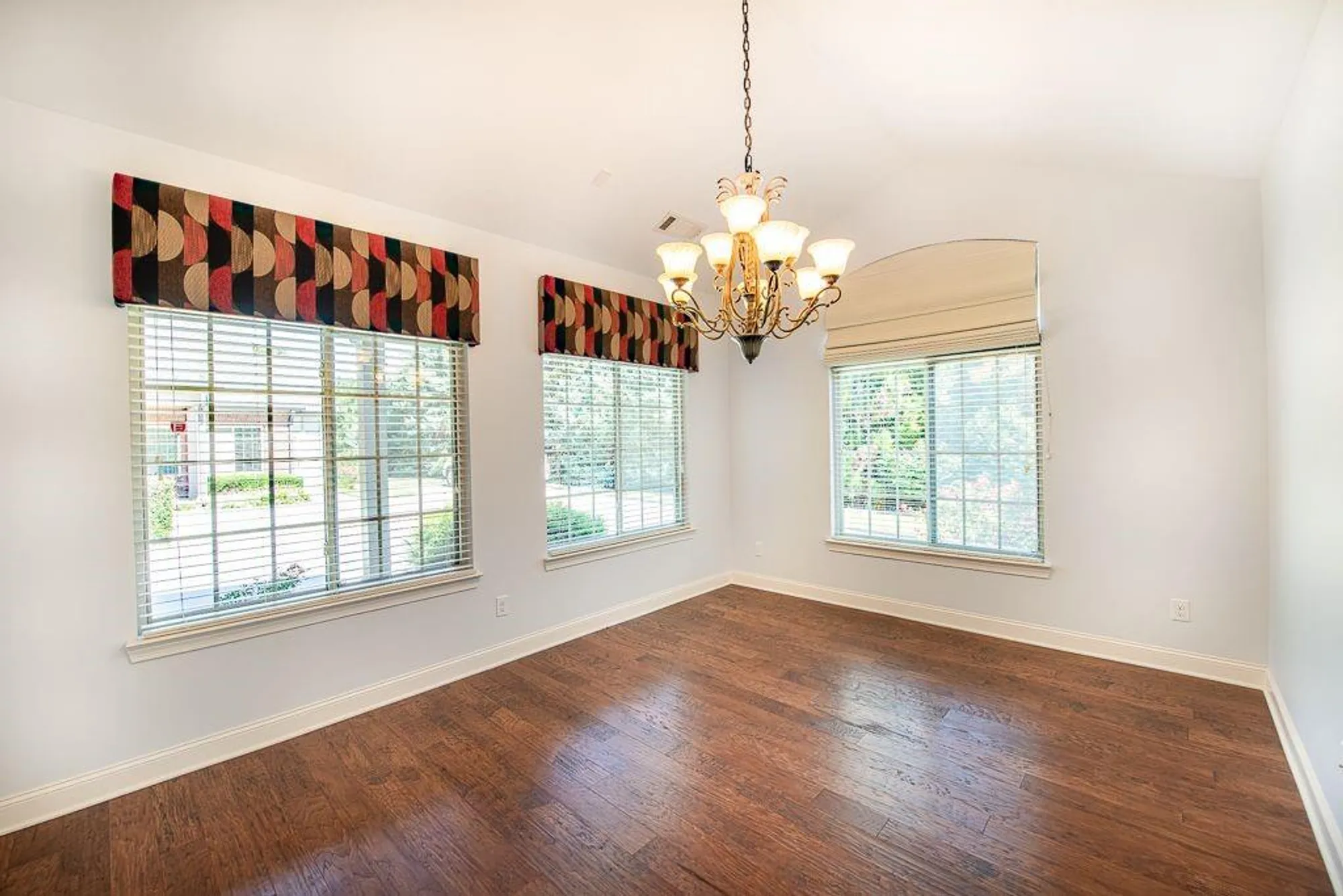 Property Slideshow image 13 of 35 | 4140 lanier ridge walk # 104, Cumming, GA, 30041