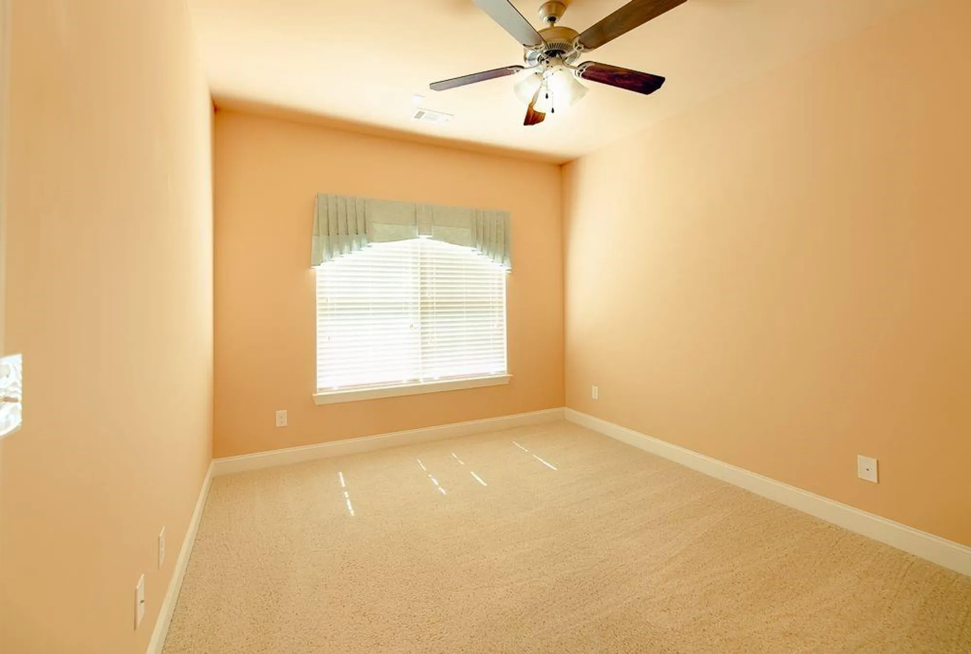 Property Slideshow image 19 of 35 | 4140 lanier ridge walk # 104, Cumming, GA, 30041