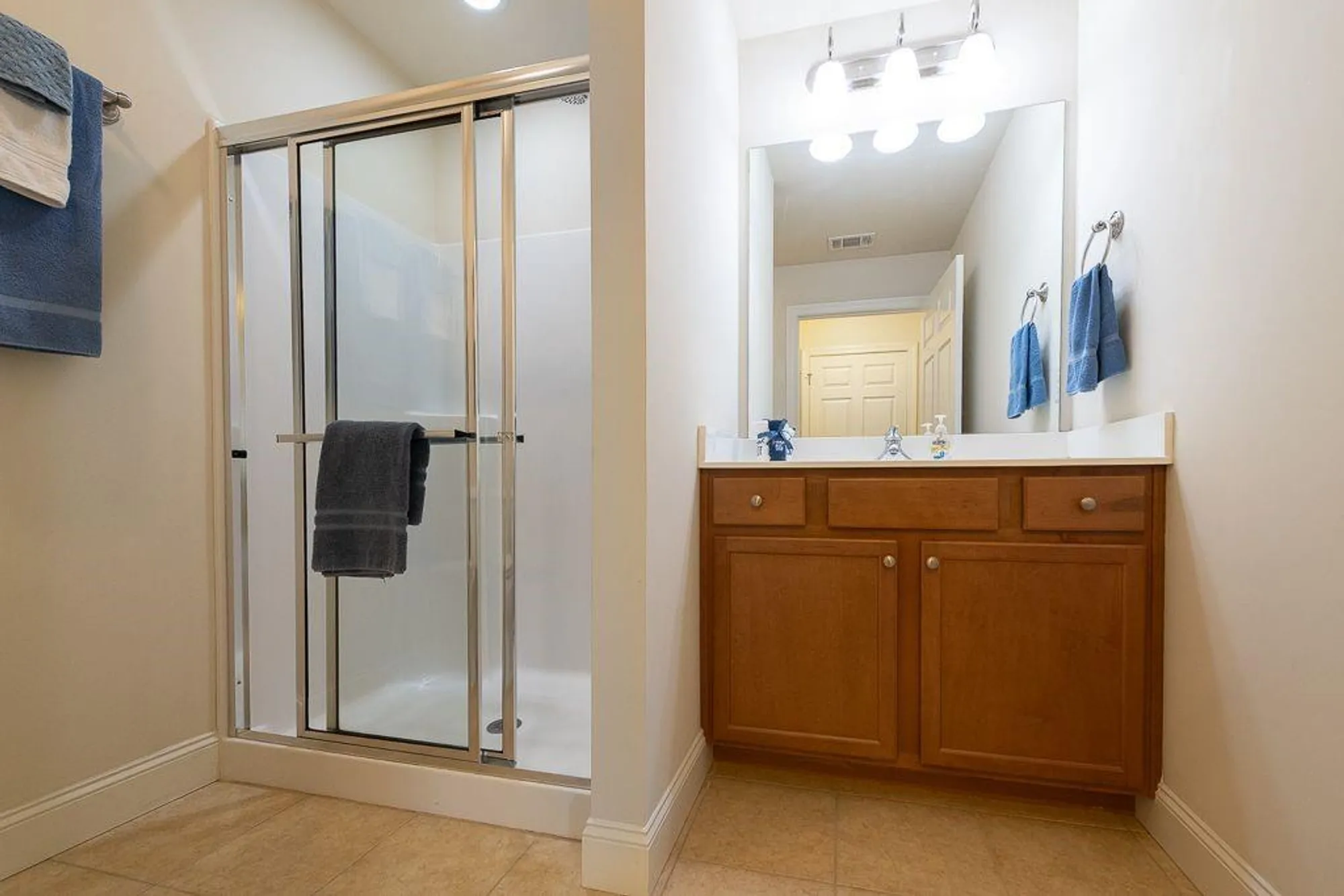 Property Slideshow image 25 of 35 | 4140 lanier ridge walk # 104, Cumming, GA, 30041