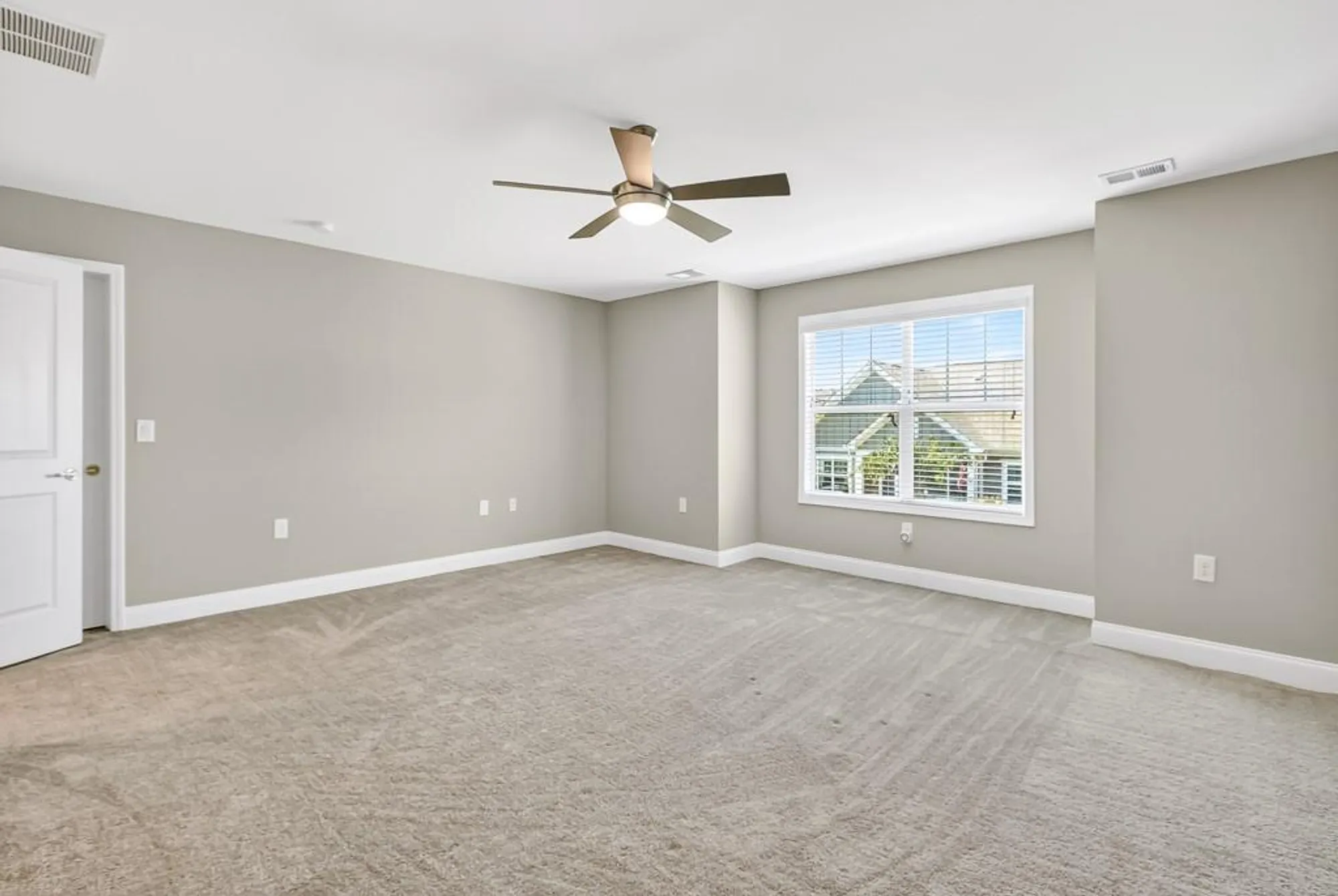 Property Slideshow image 28 of 47 | 1401 lexington green pnes, Cumming, GA, 30040