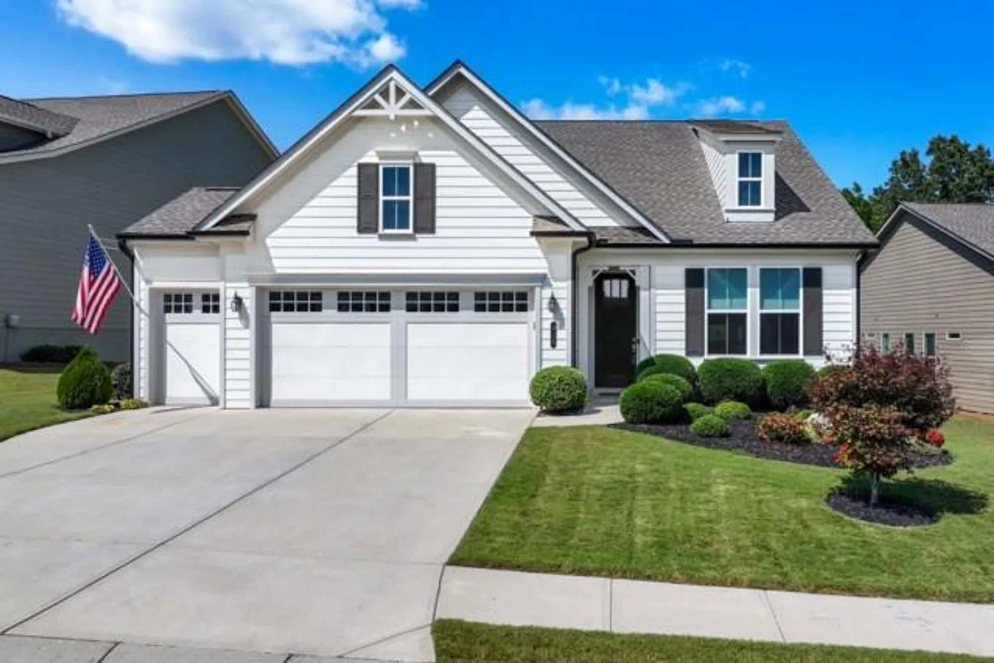 Property Slideshow image 1 of 82 | 215 silver ct, Hoschton, GA, 30548