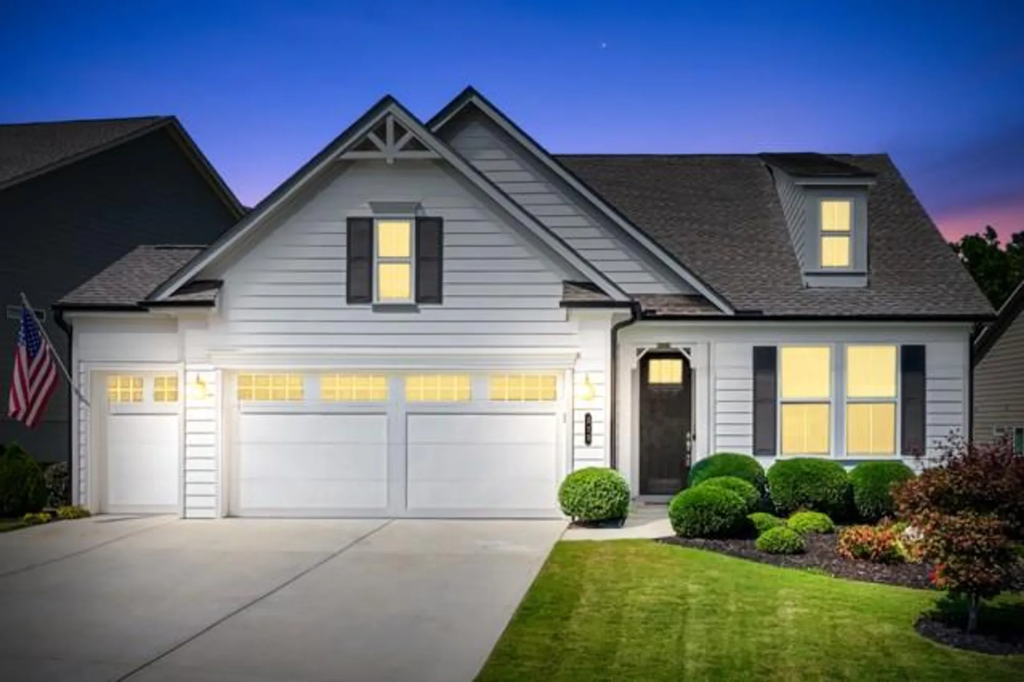 Property Slideshow image 4 of 82 | 215 silver ct, Hoschton, GA, 30548