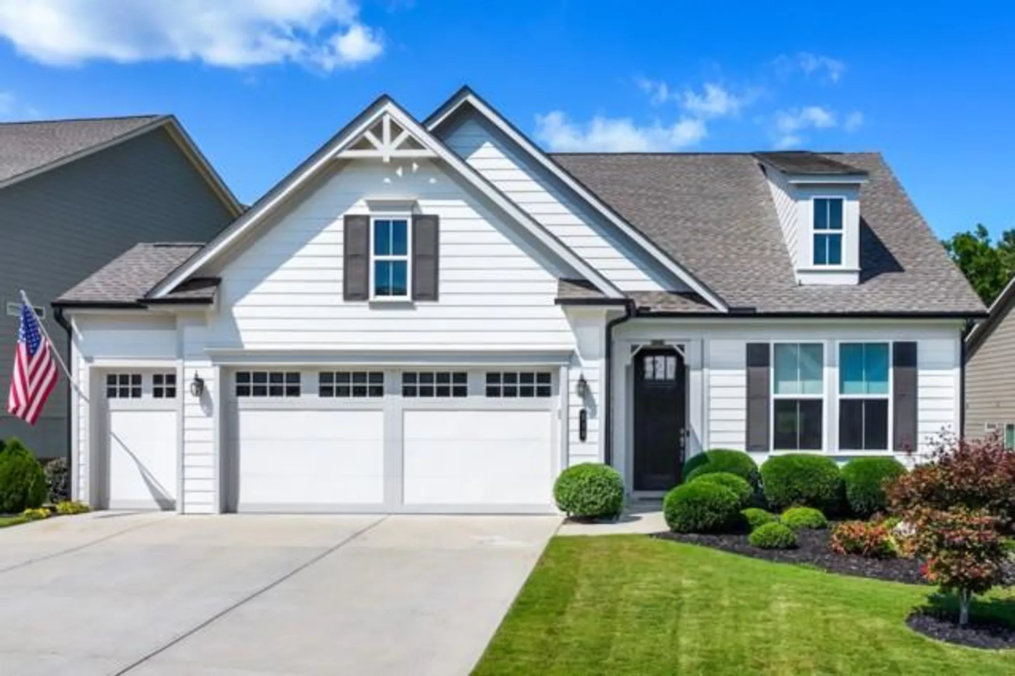 Property Slideshow image 3 of 82 | 215 silver ct, Hoschton, GA, 30548