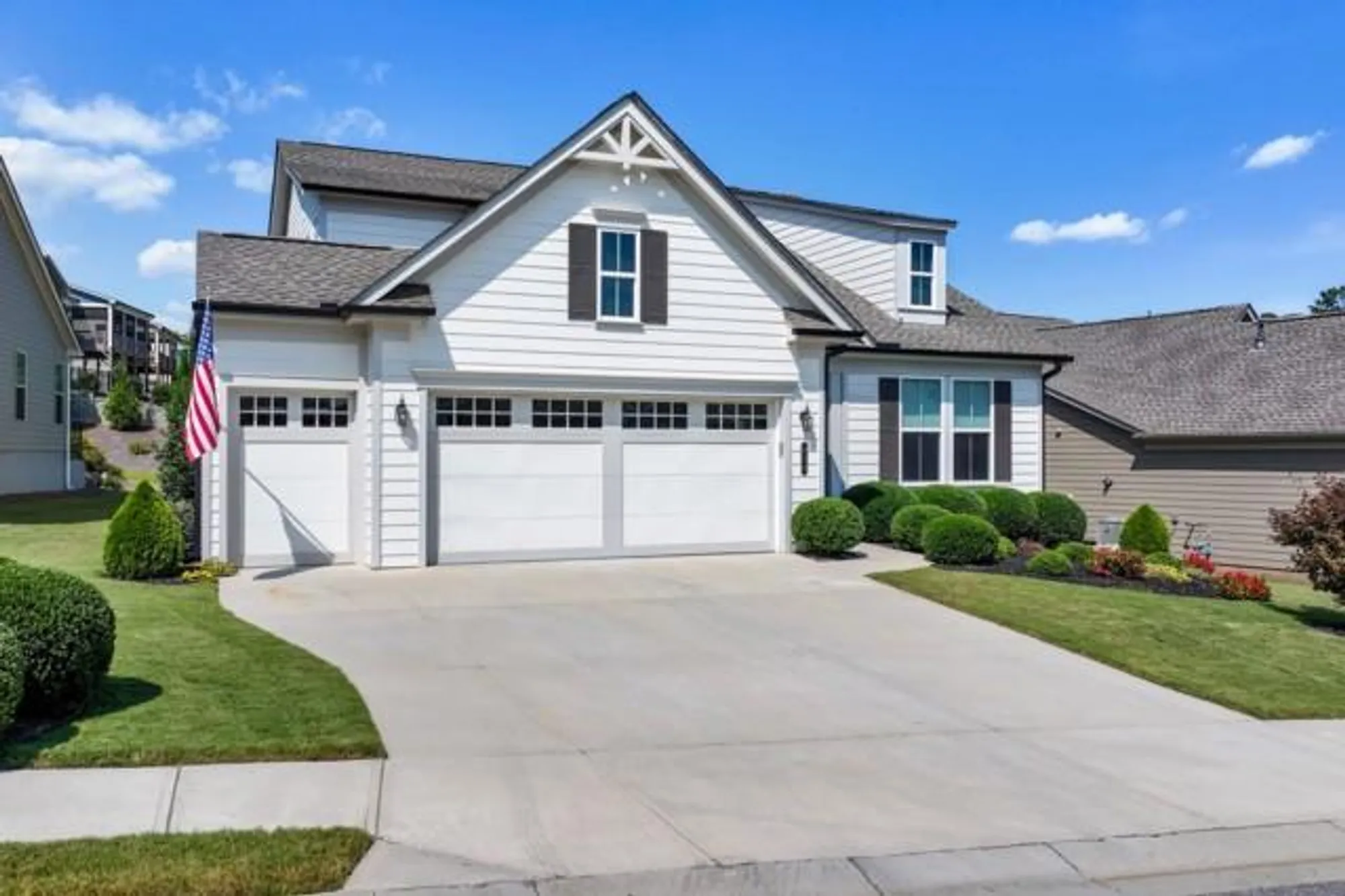 Property Slideshow image 5 of 82 | 215 silver ct, Hoschton, GA, 30548