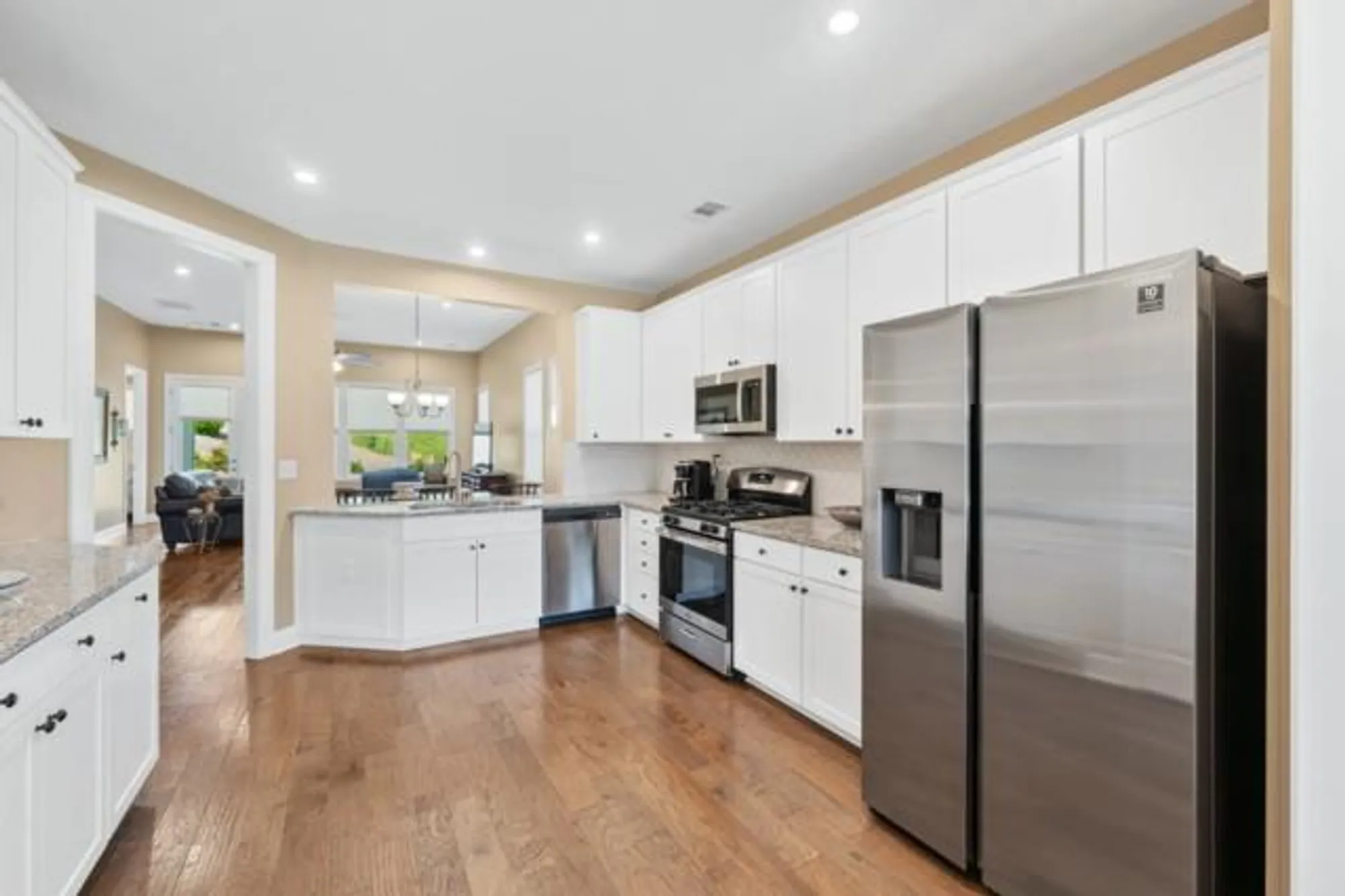 Property Slideshow image 11 of 82 | 215 silver ct, Hoschton, GA, 30548