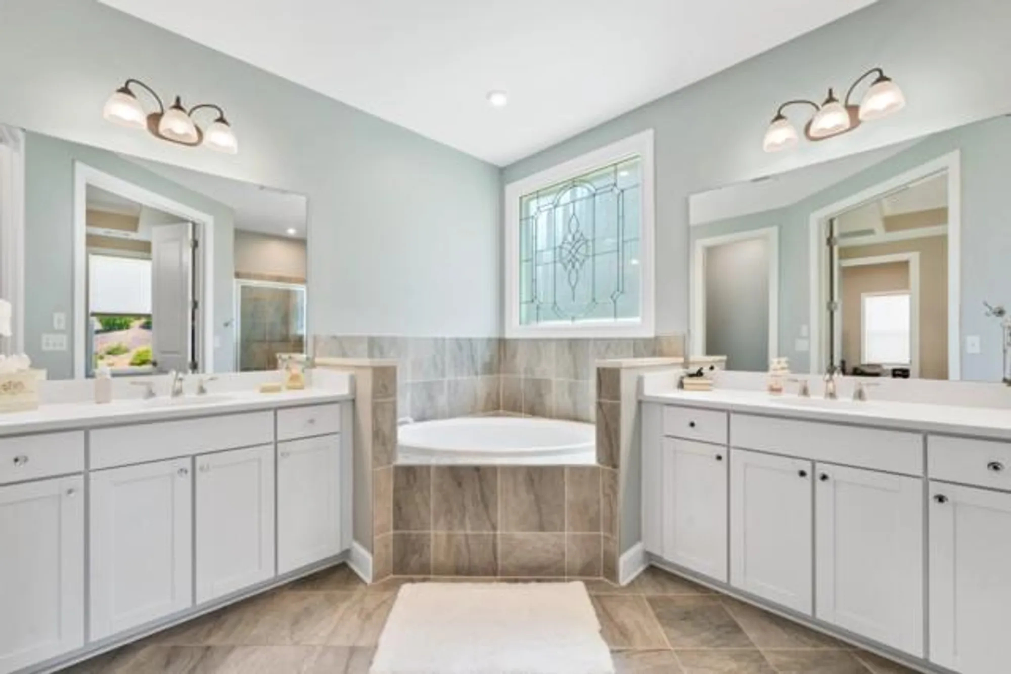 Property Slideshow image 21 of 82 | 215 silver ct, Hoschton, GA, 30548